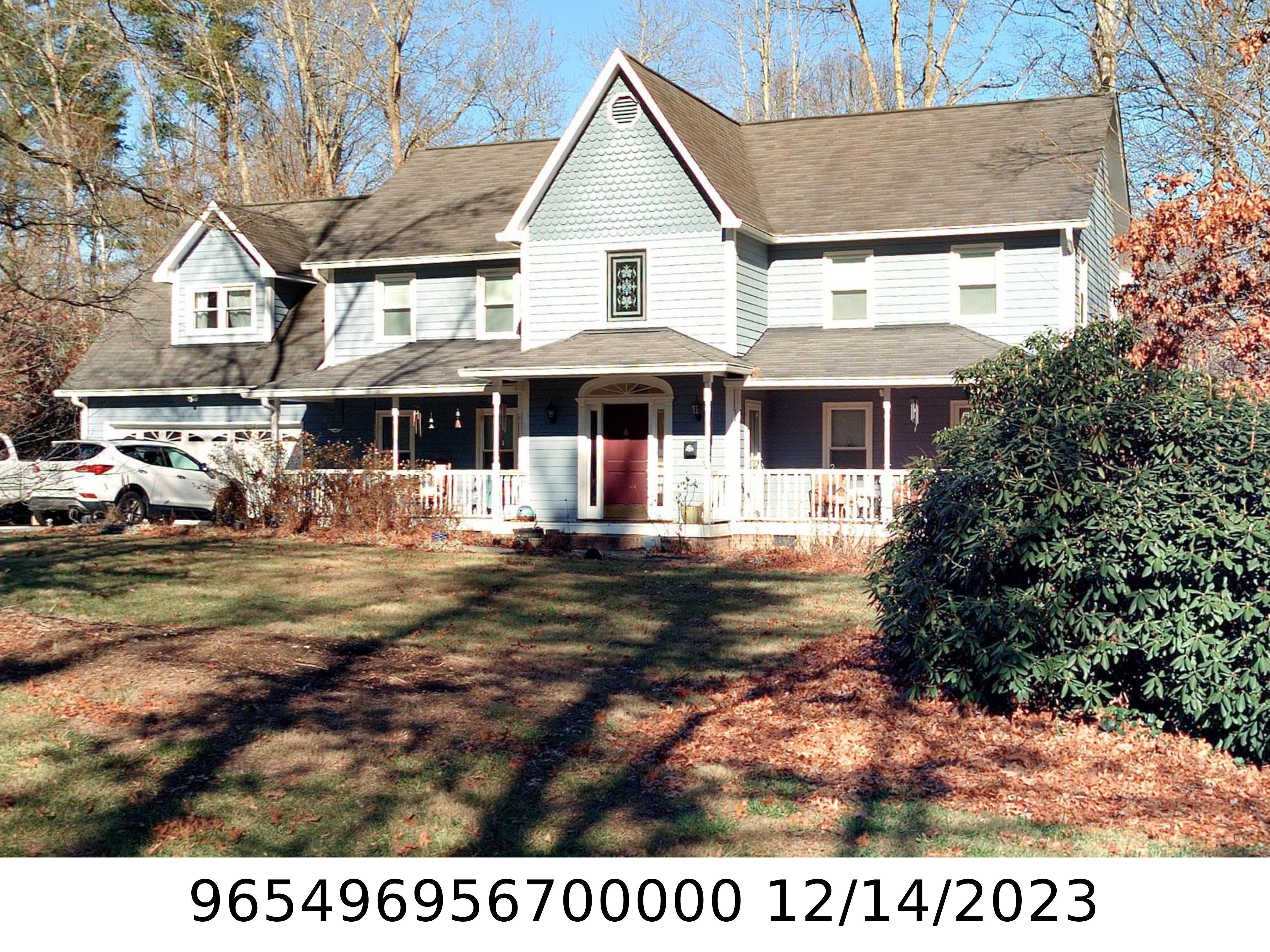 A picture of the property located at 26 GLEN CREST DR, ARDEN NC 28704.