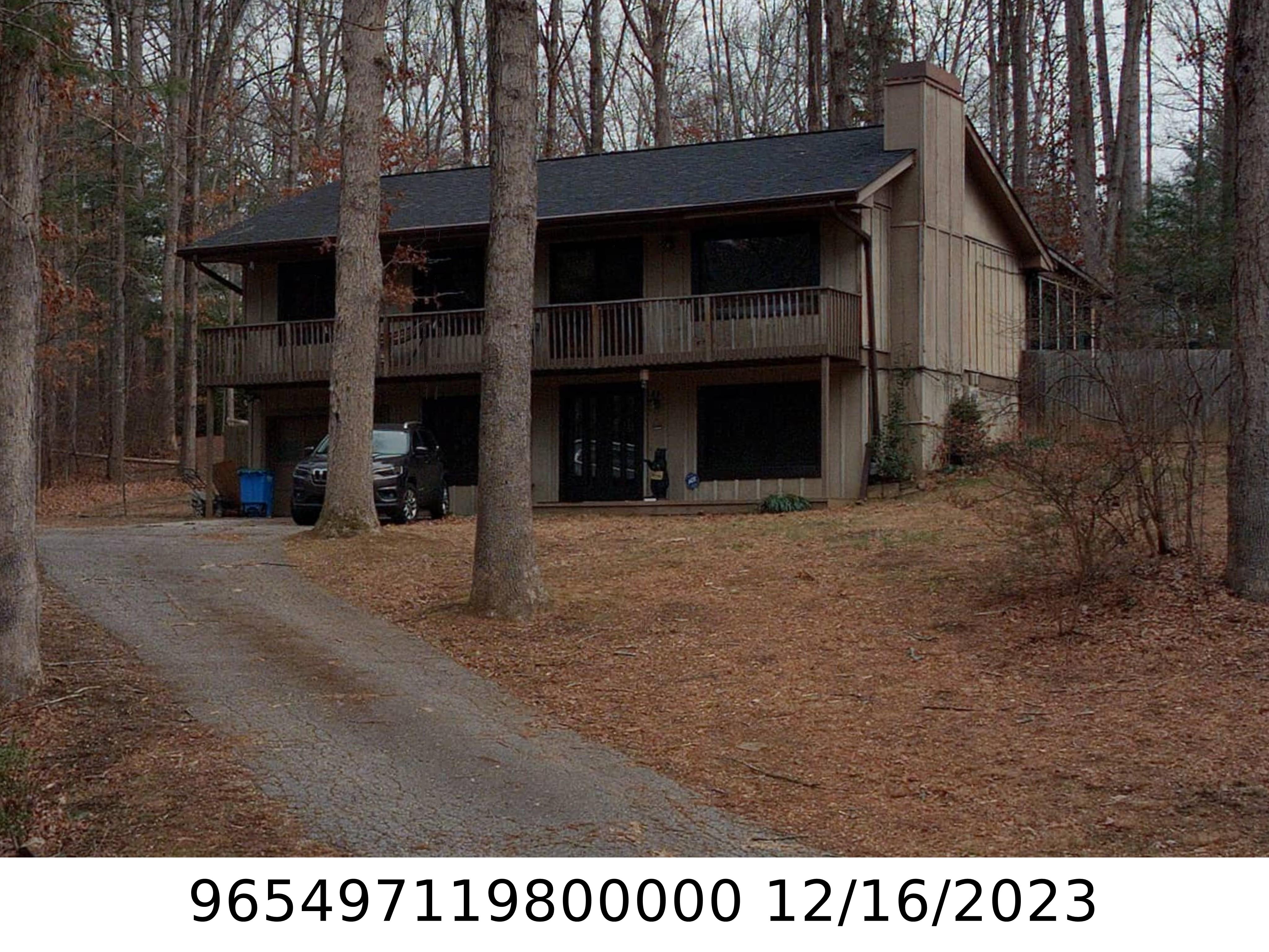 A picture of the property located at 5 TURNBERRY DR, ARDEN NC 28704.