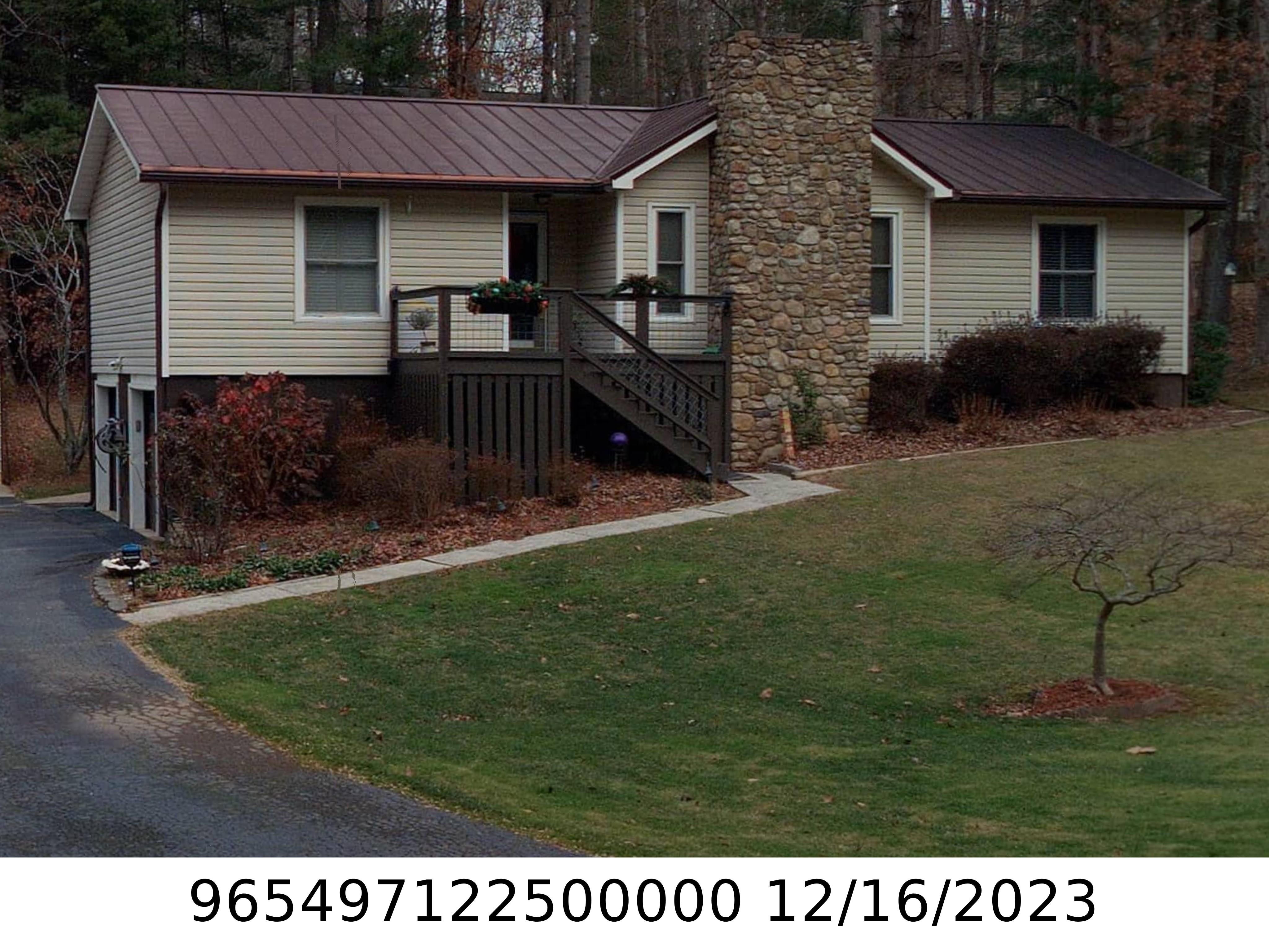 A picture of the property located at 3 TURNBERRY DR, ARDEN NC 28704.