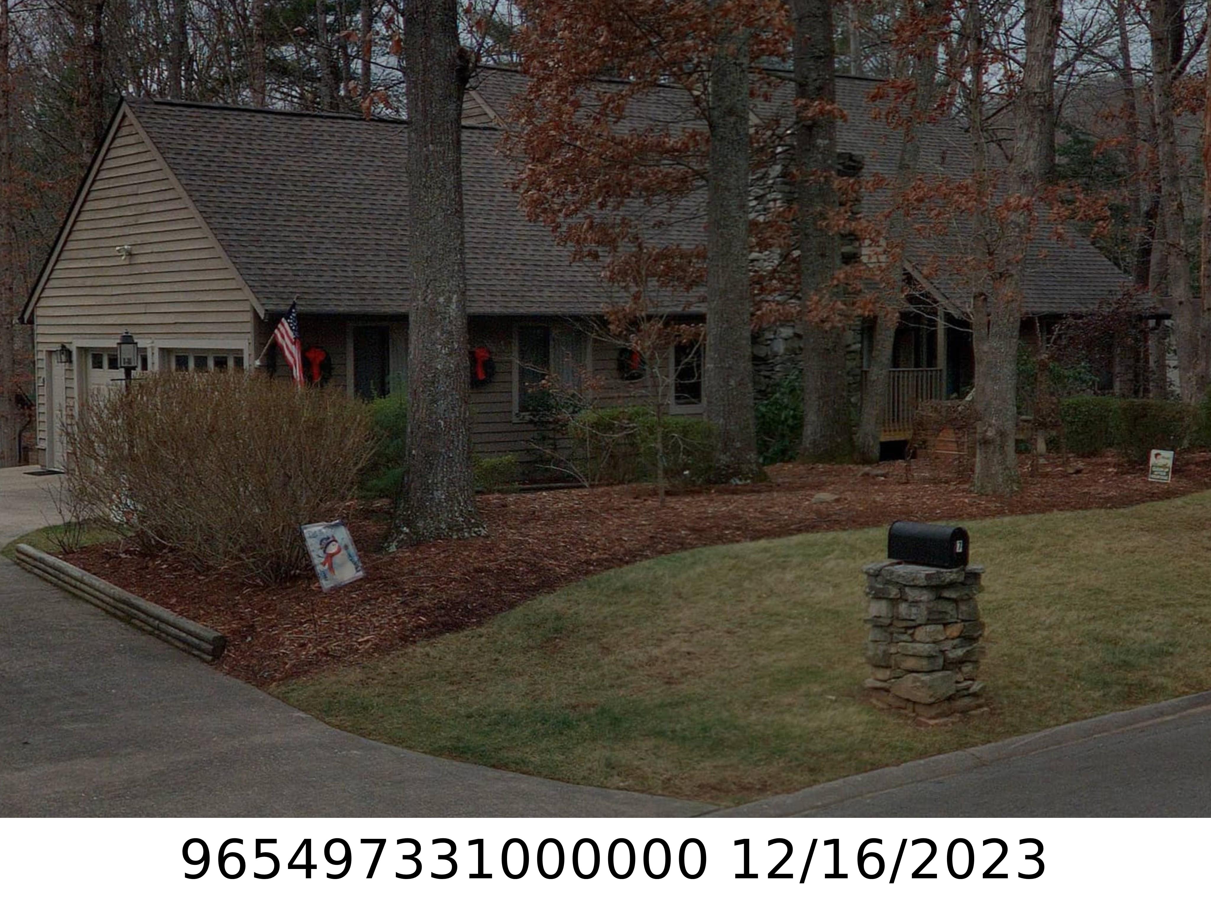 A picture of the property located at 7 CANTERBURY DR, ARDEN NC 28704.