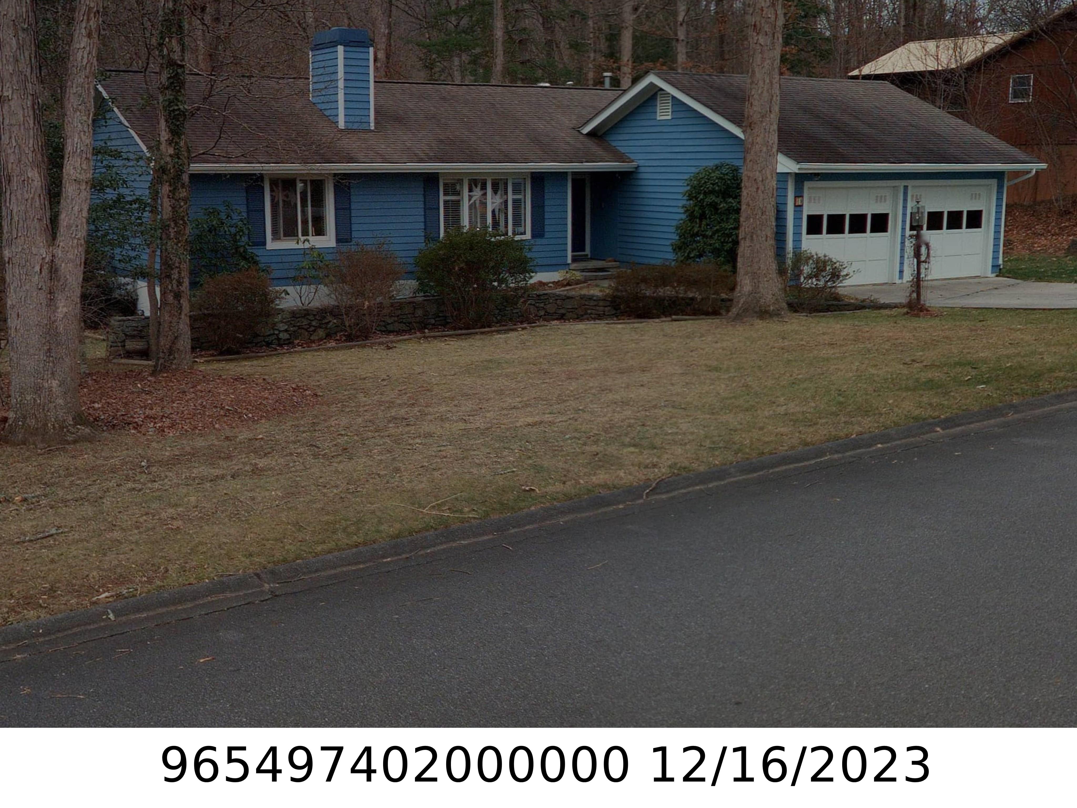 A picture of the property located at 1 CANTERBURY DR, ARDEN NC 28704.