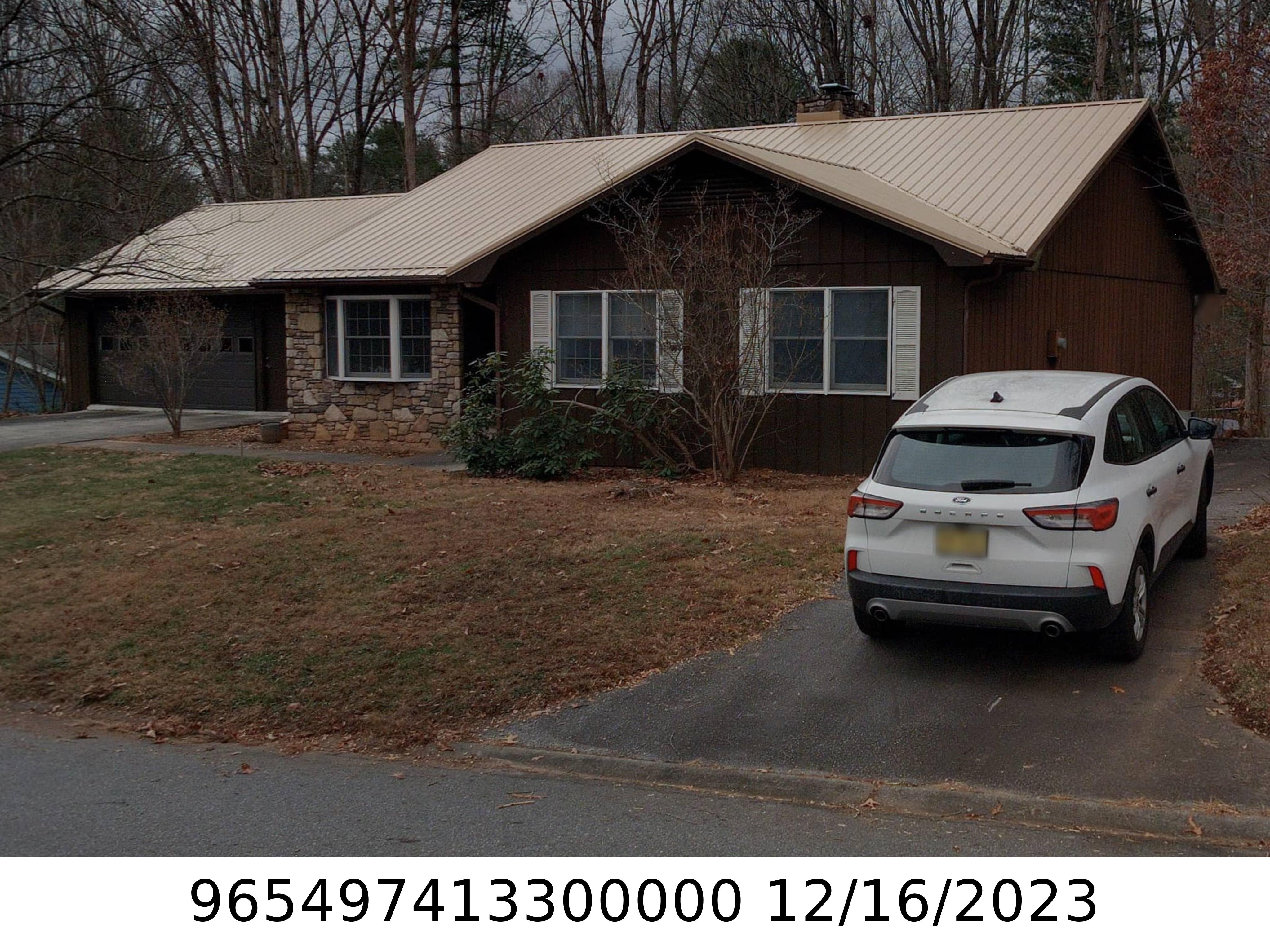 A picture of the property located at 3 CANTERBURY DR, ARDEN NC 28704.