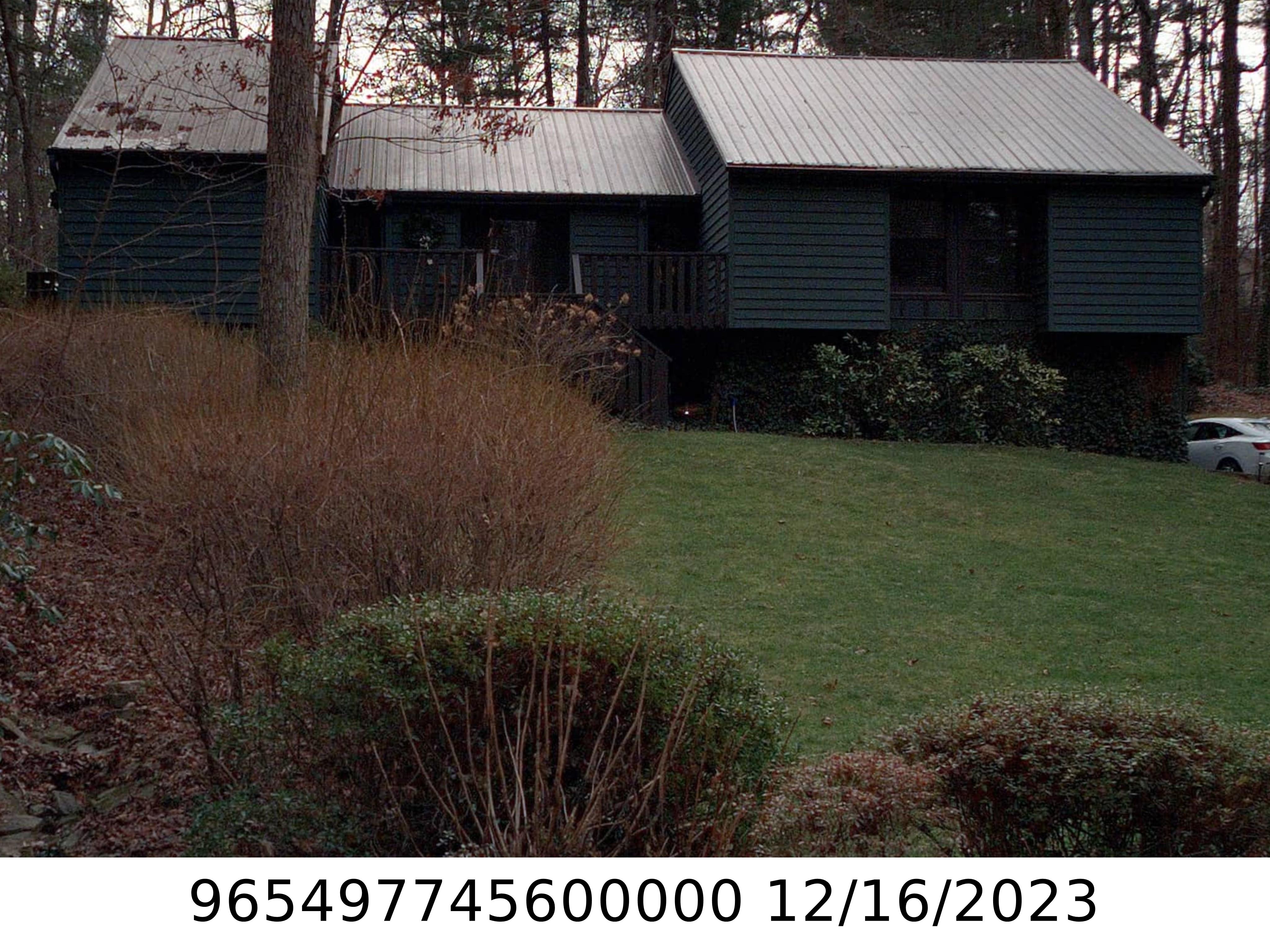 A picture of the property located at 8 BROOK FOREST DR, ARDEN NC 28704.