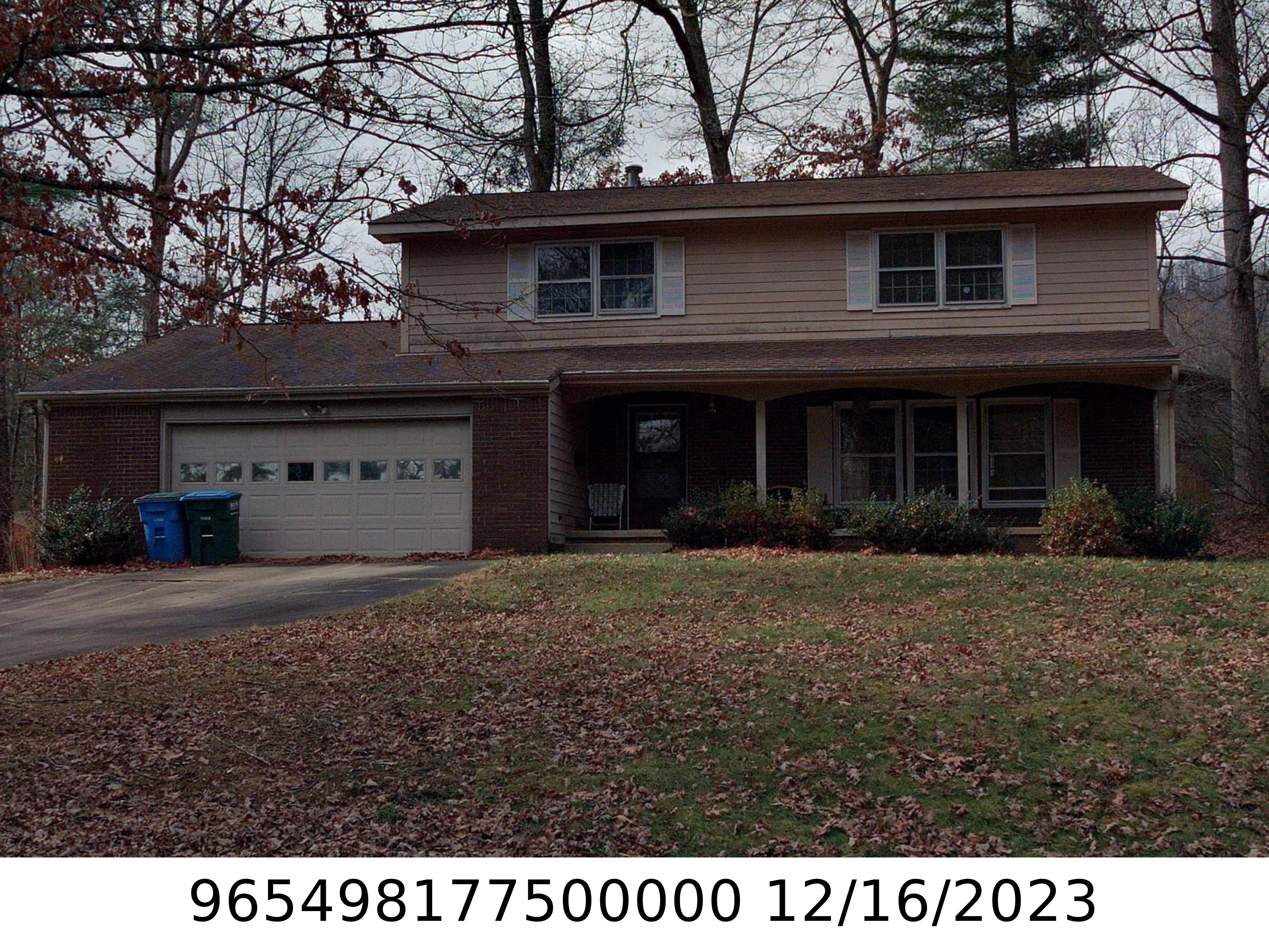 A picture of the property located at 15 CHIPPING GREEN DR, ARDEN NC 28704.
