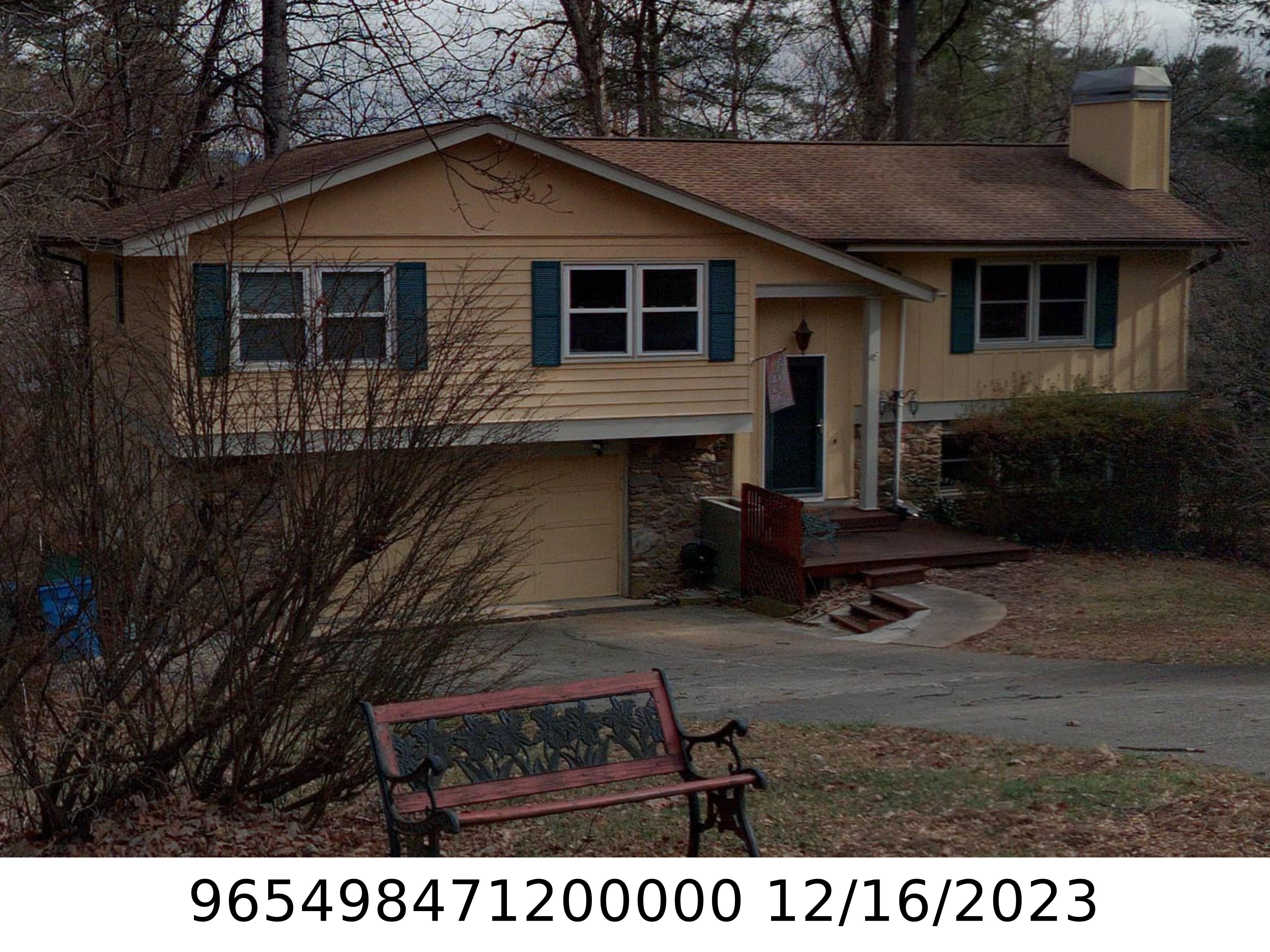 A picture of the property located at 12 CHIPPING GREEN DR, ARDEN NC 28704.
