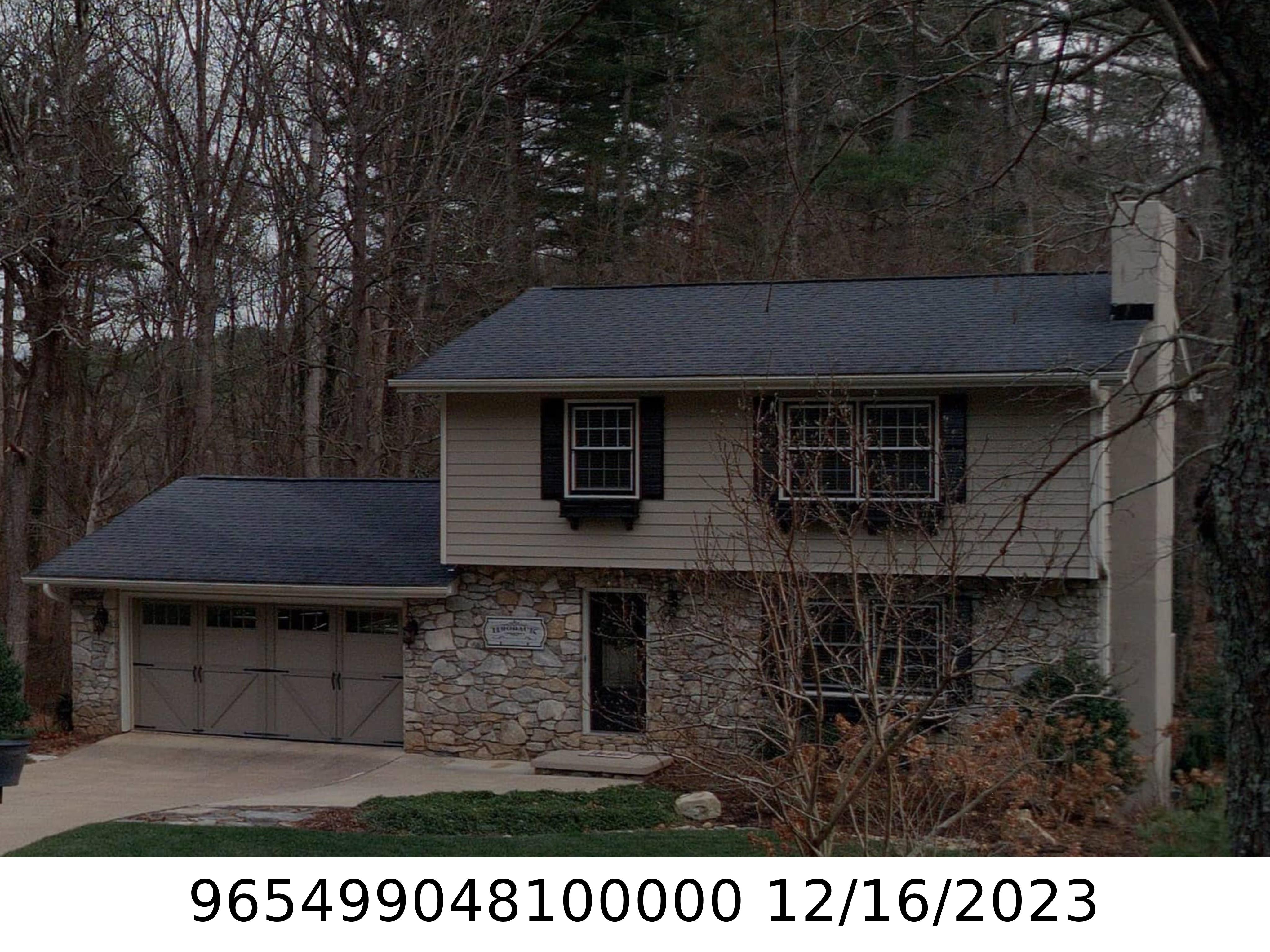 A picture of the property located at 14 CRESTBROOK DR, ARDEN NC 28704.