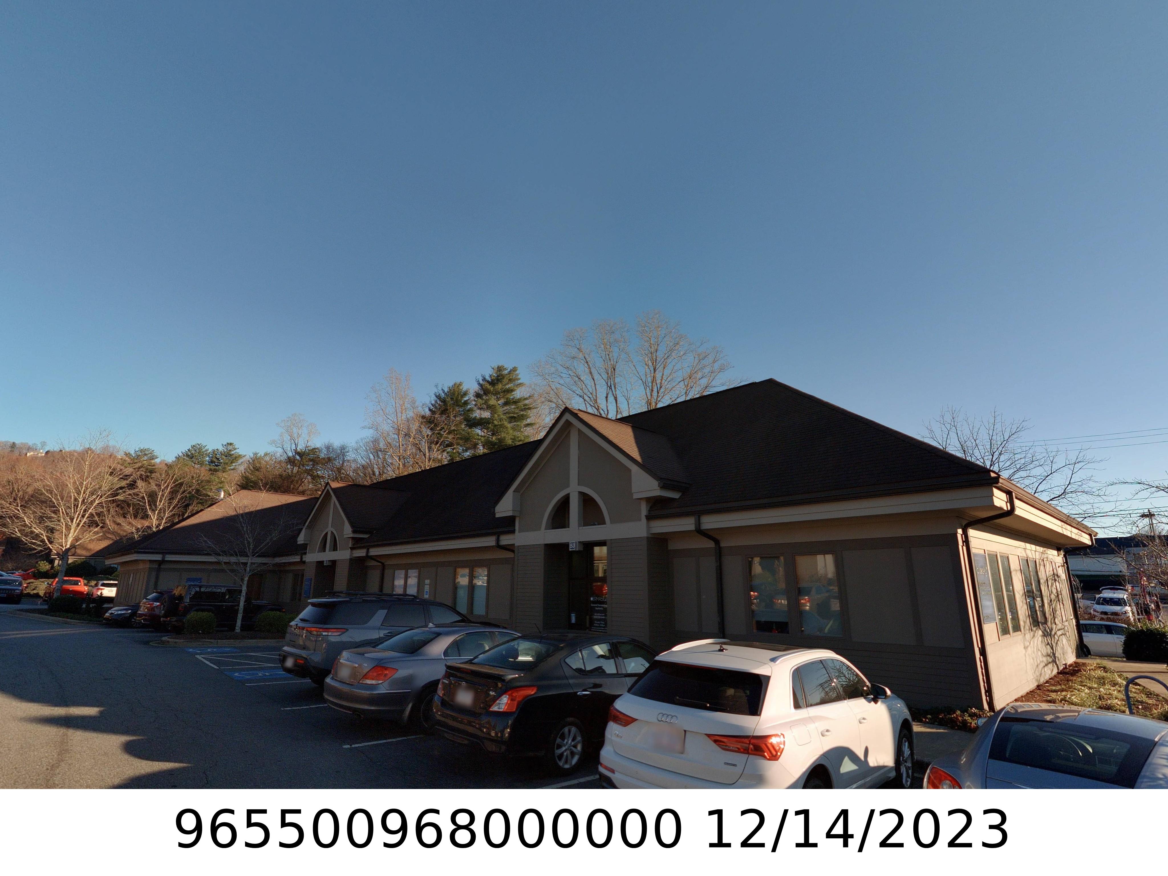 A picture of the property located at 1998 HENDERSONVILLE RD #51, ASHEVILLE NC 28803.