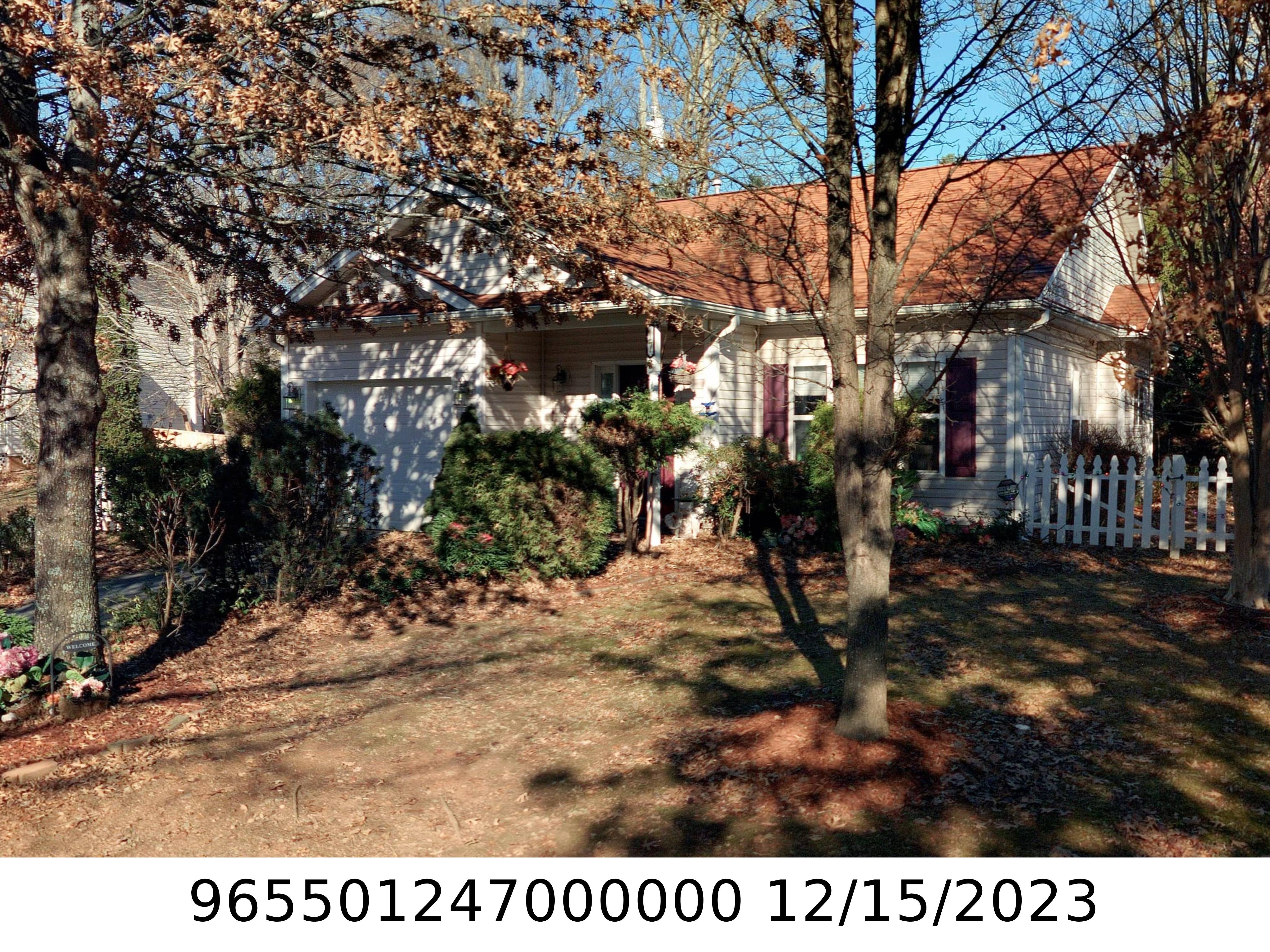 A picture of the property located at 17 SCOTTISH CIR, ASHEVILLE NC 28803.