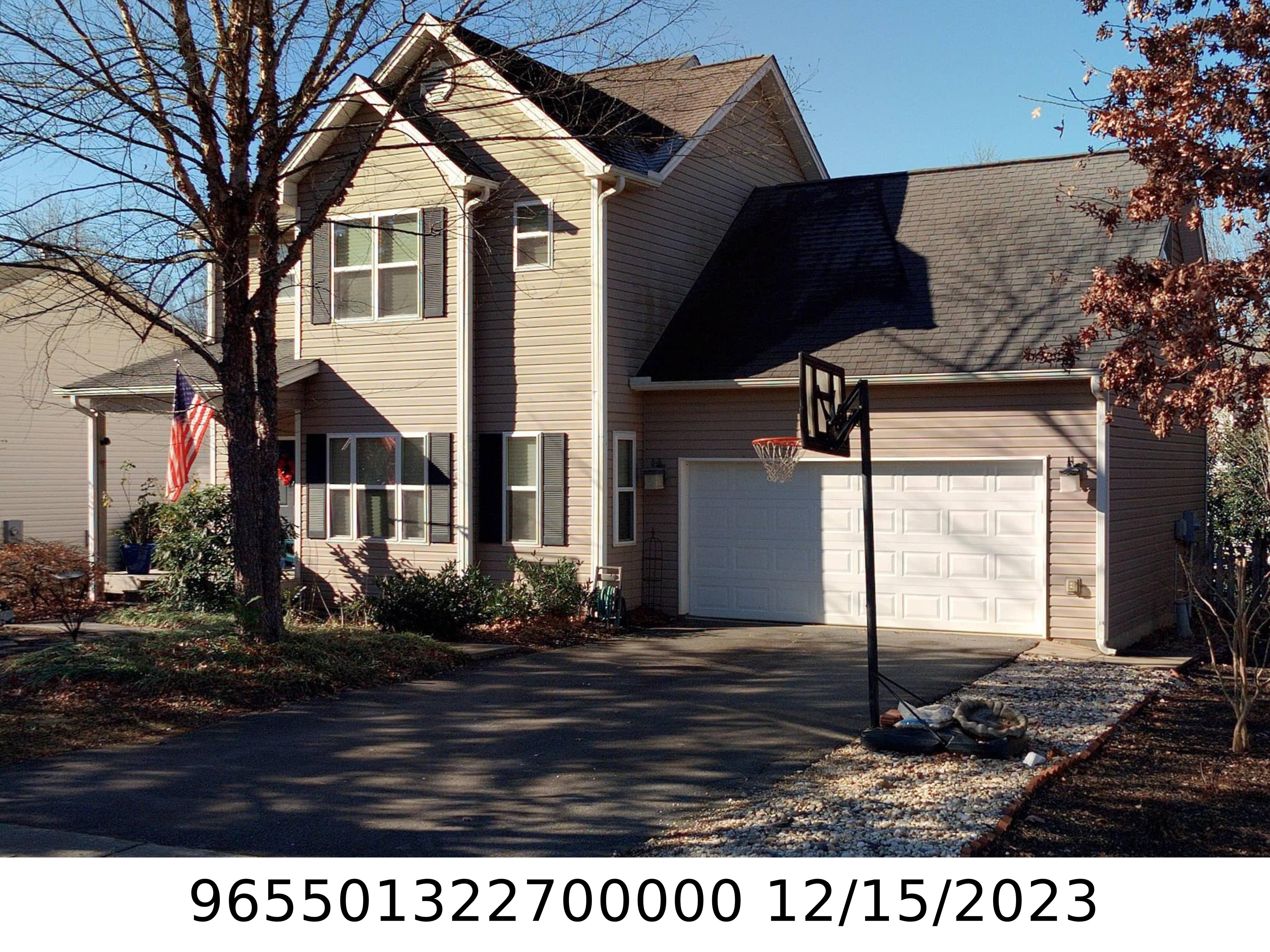 A picture of the property located at 8 SCOTTISH CIR, ASHEVILLE NC 28803.