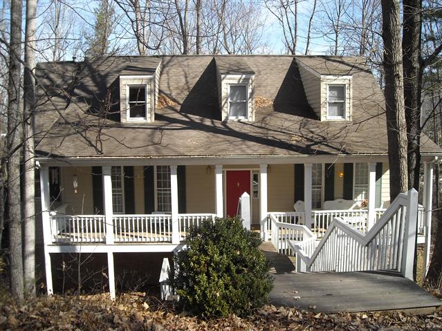 A picture of the property located at 210 BLAKE MOUNTAIN CIR ASHEVILLE NC.