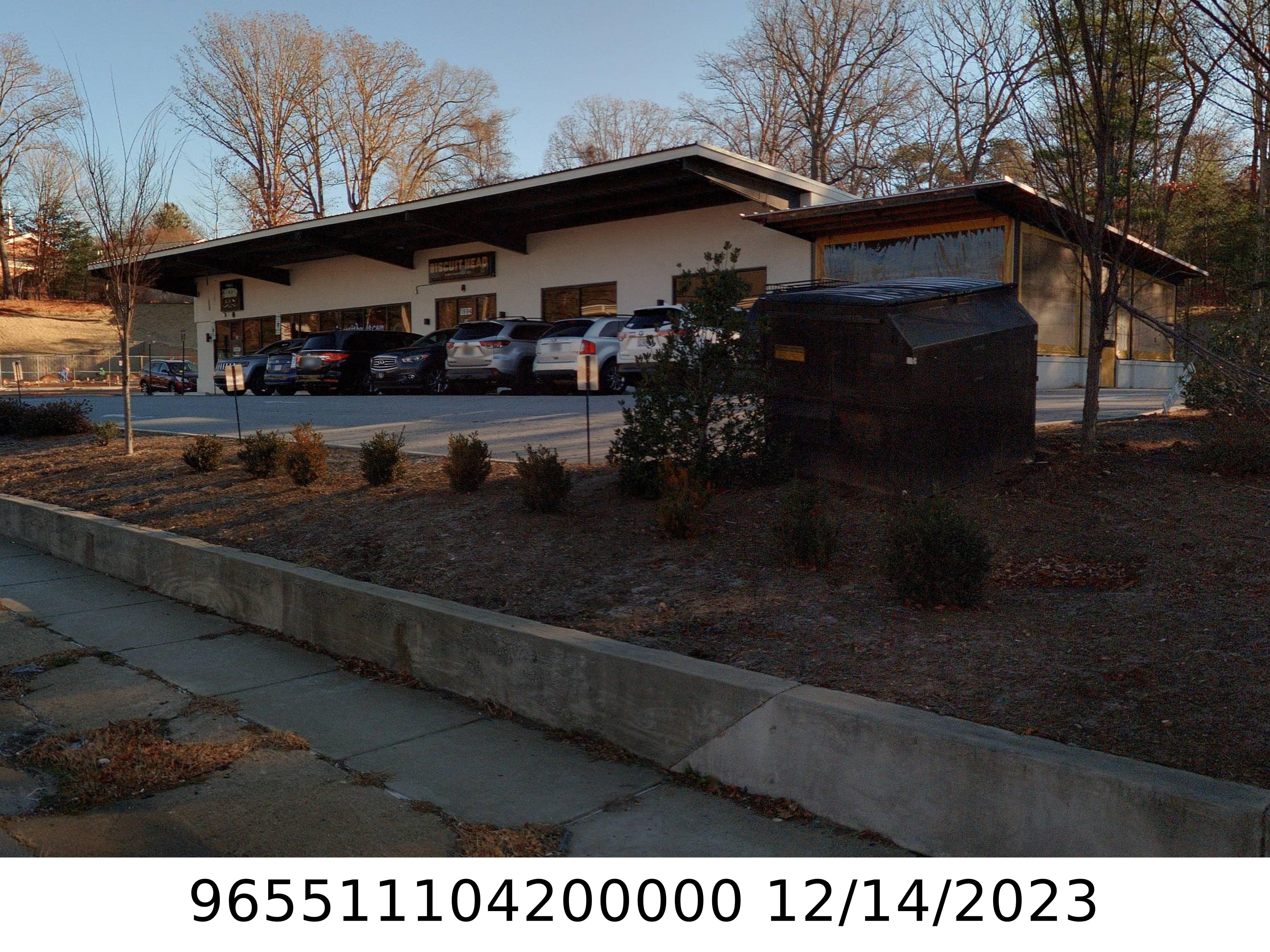 A picture of the property located at 1994 HENDERSONVILLE RD, ASHEVILLE NC 28803.