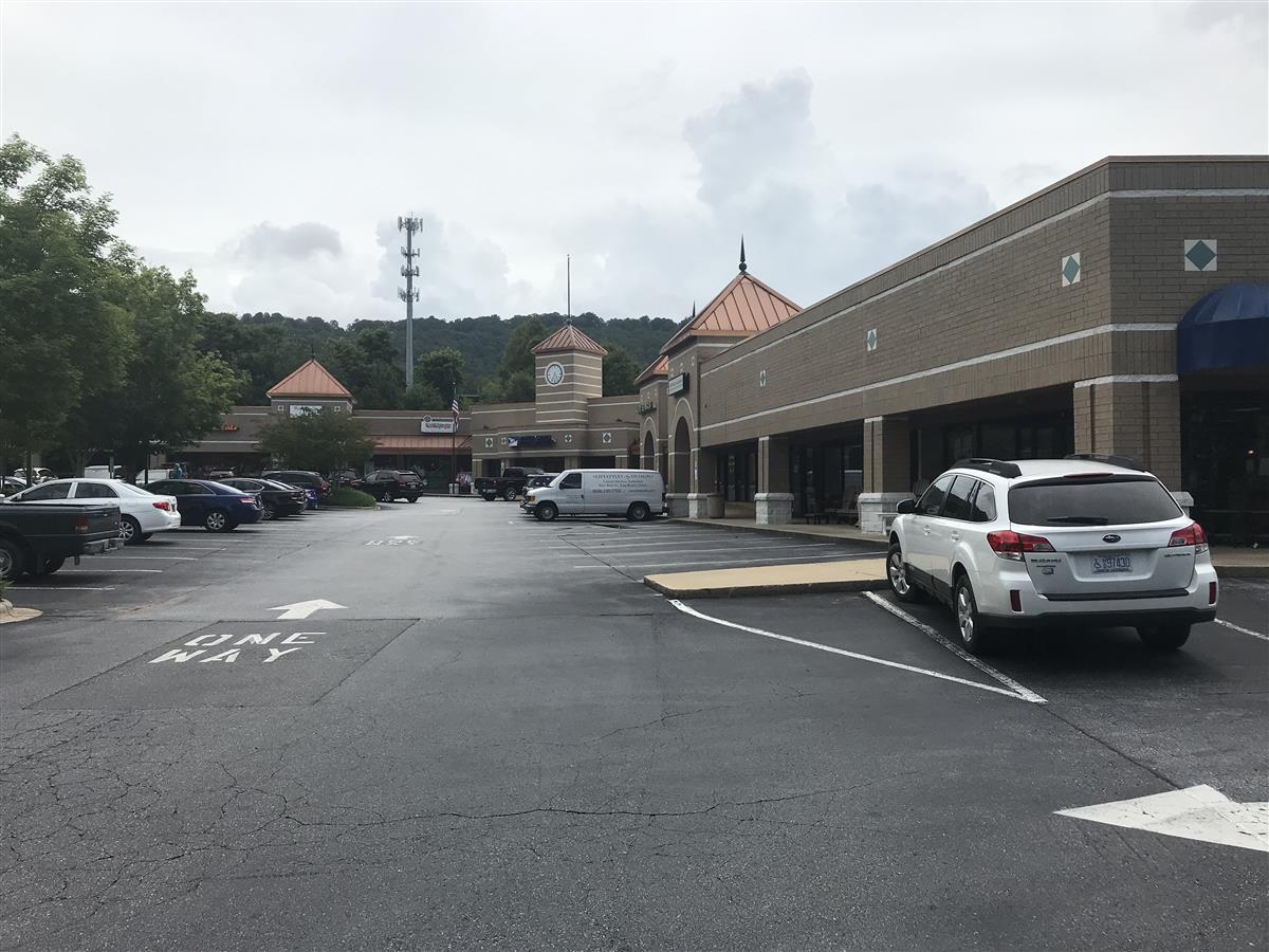 A picture of the property located at 1950 HENDERSONVILLE RD, ASHEVILLE NC 28803.