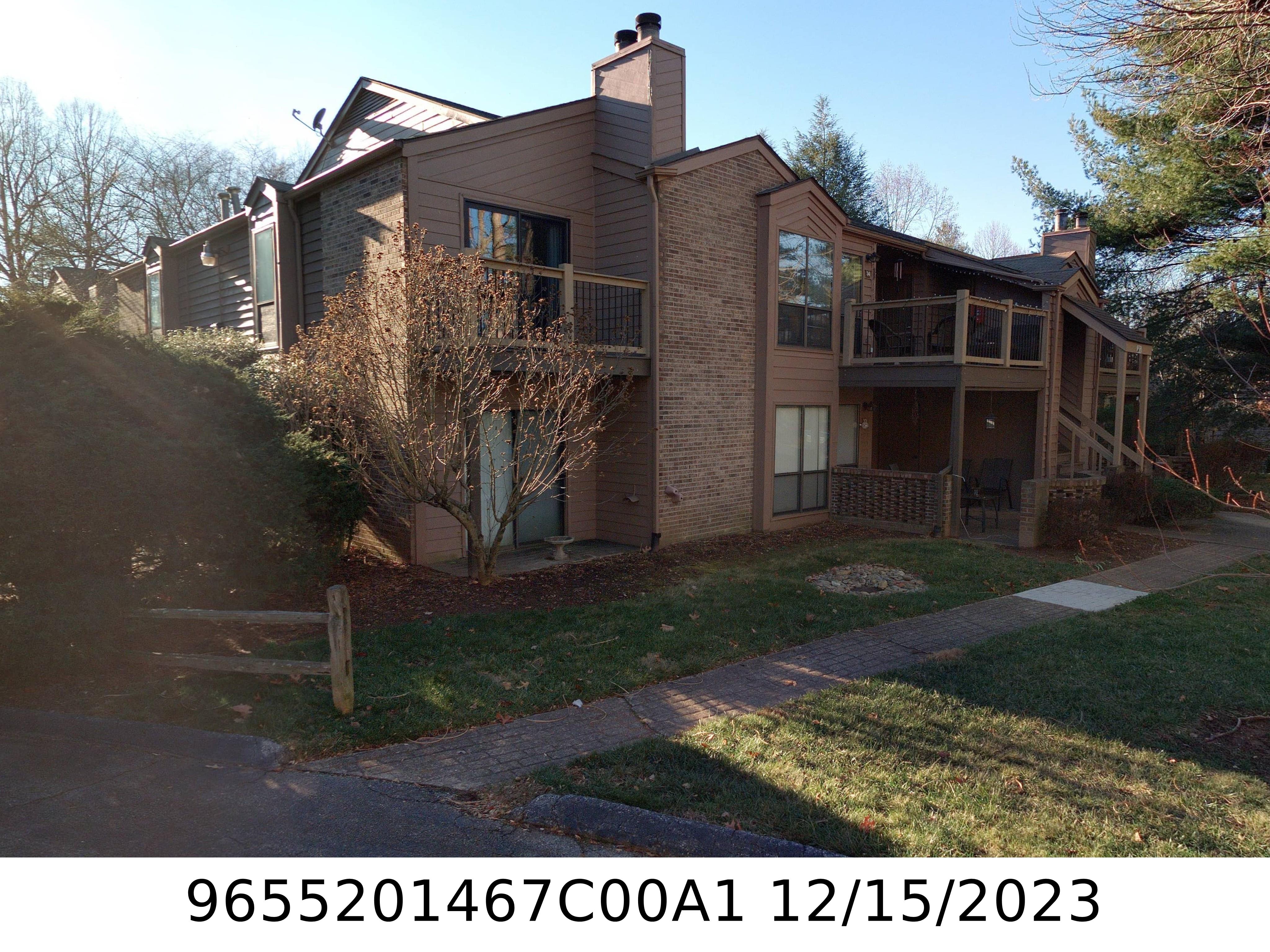 A picture of the property located at 1 RAVENCROFT LN, ASHEVILLE NC 28803.