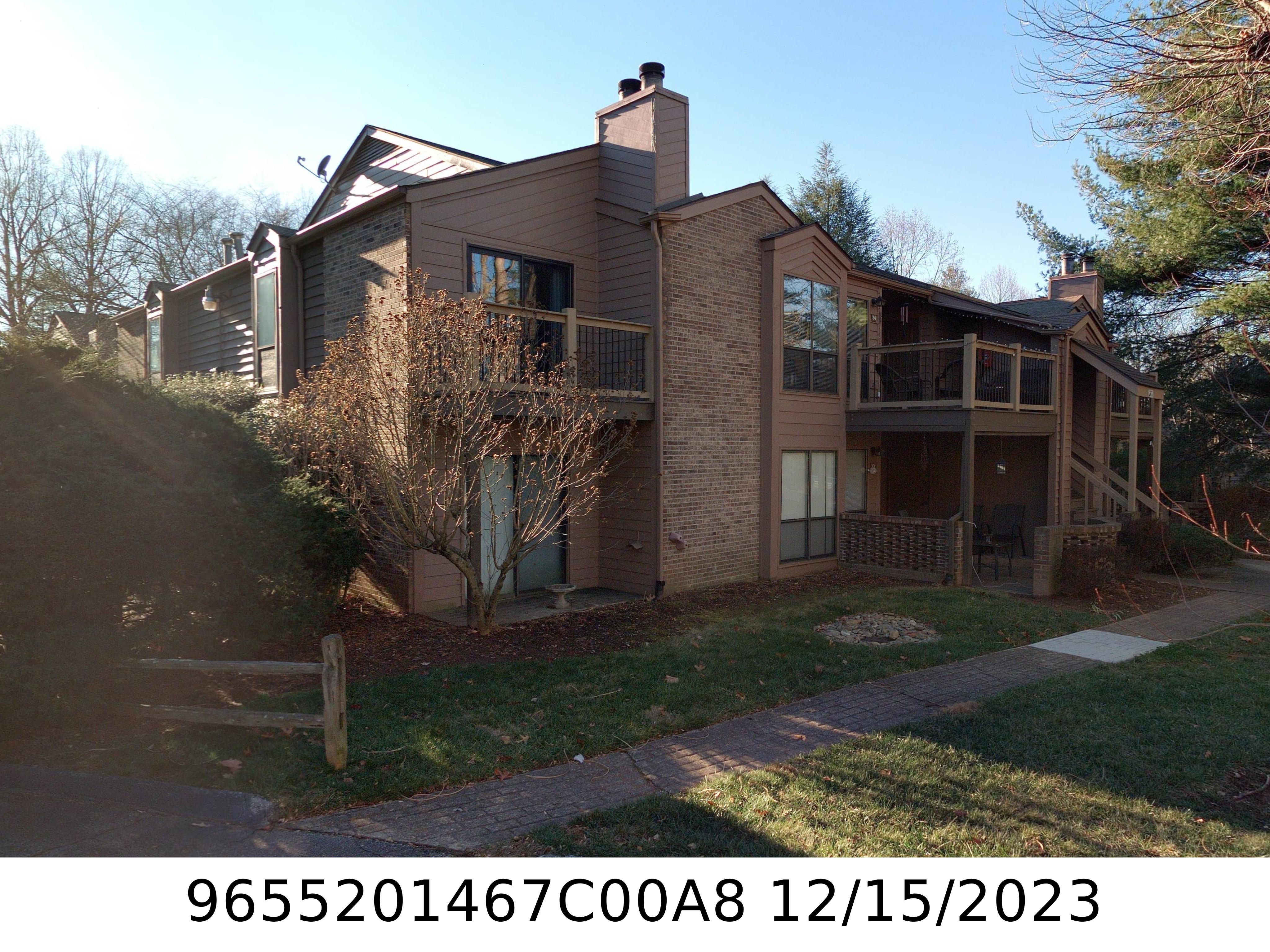 A picture of the property located at 8 RAVENCROFT LN, ASHEVILLE NC 28803.