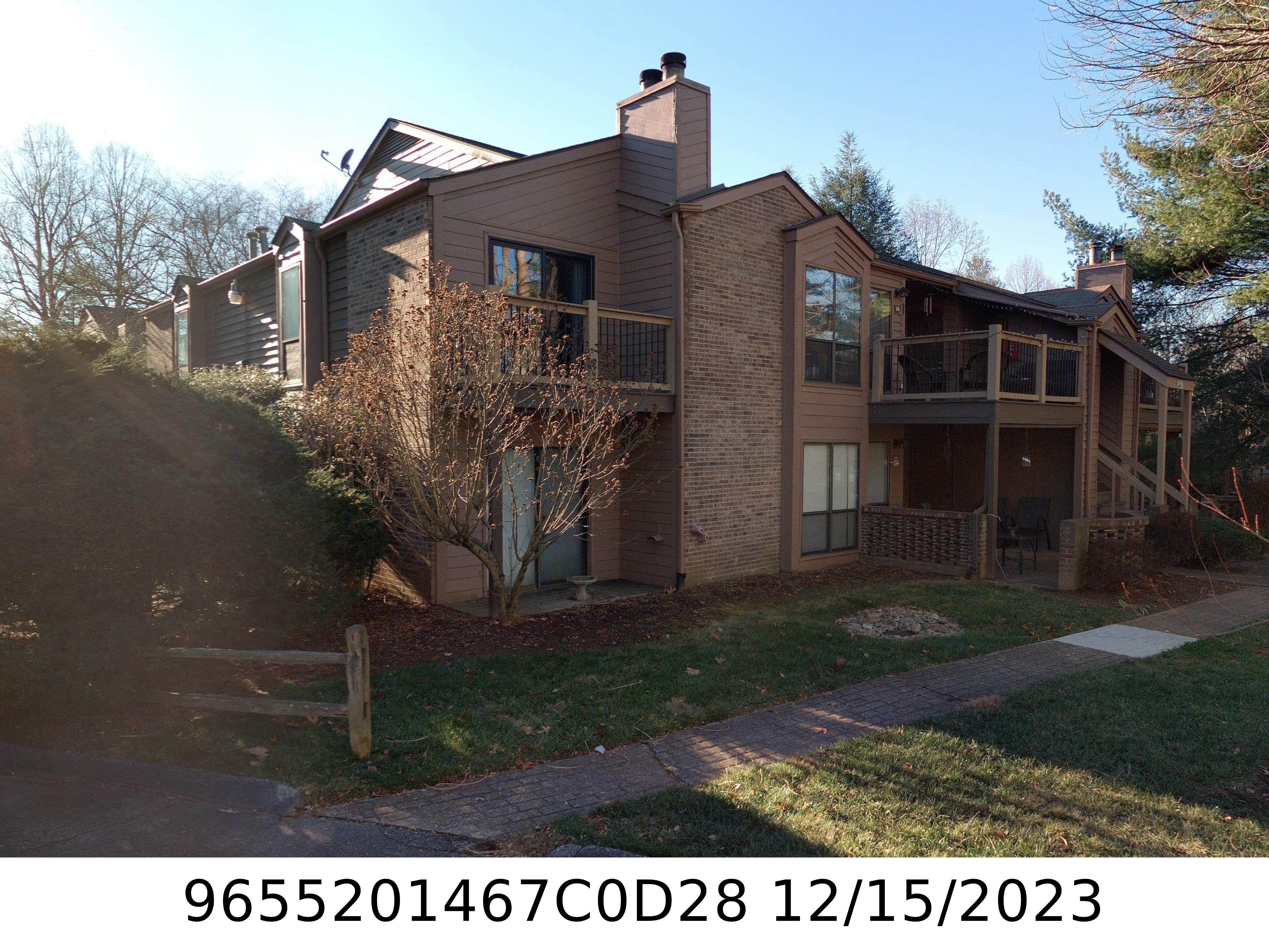 A picture of the property located at 28 RAVENCROFT LN, ASHEVILLE NC 28803.