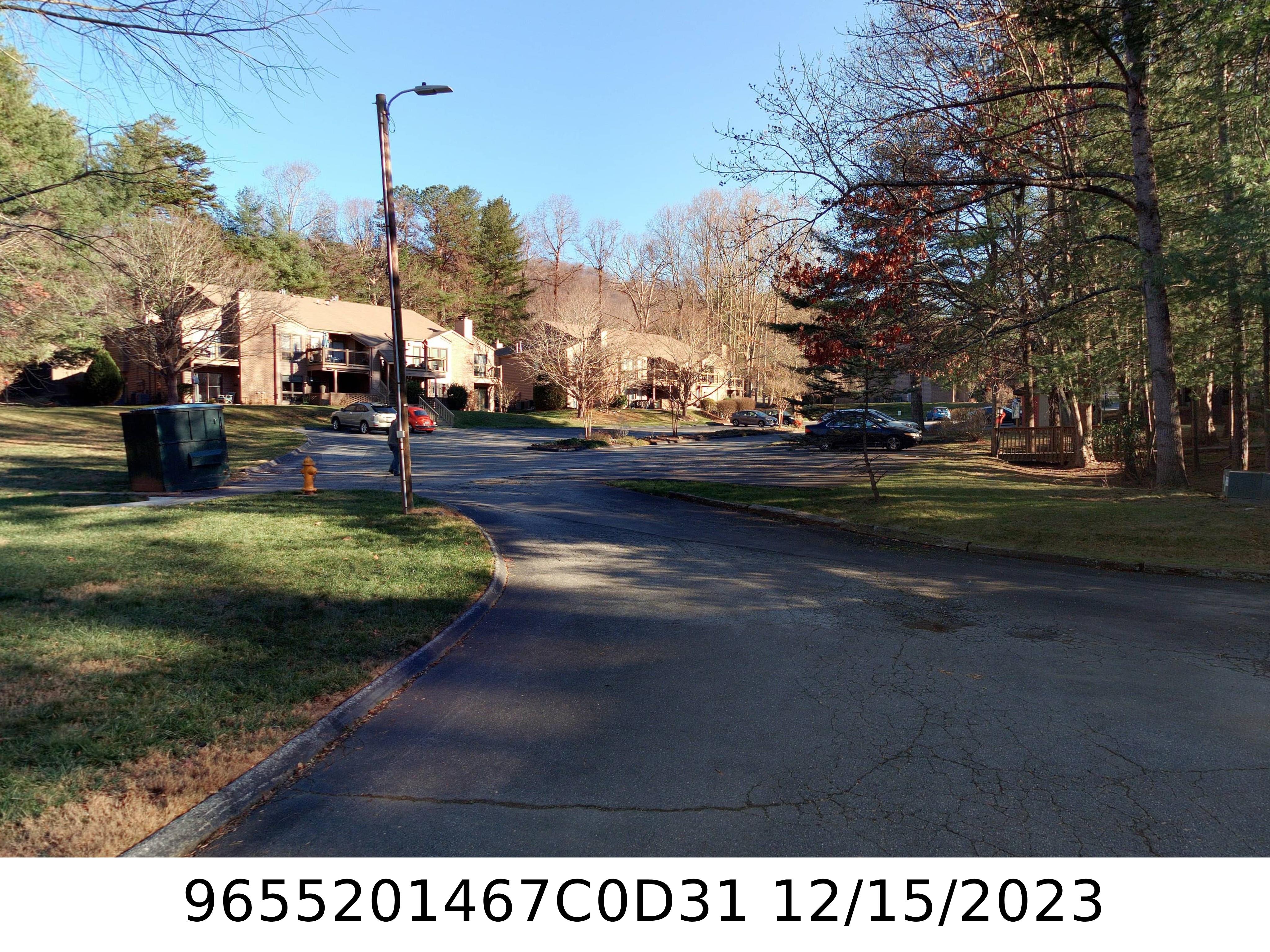 A picture of the property located at 31 RAVENCROFT LN, ASHEVILLE NC 28803.