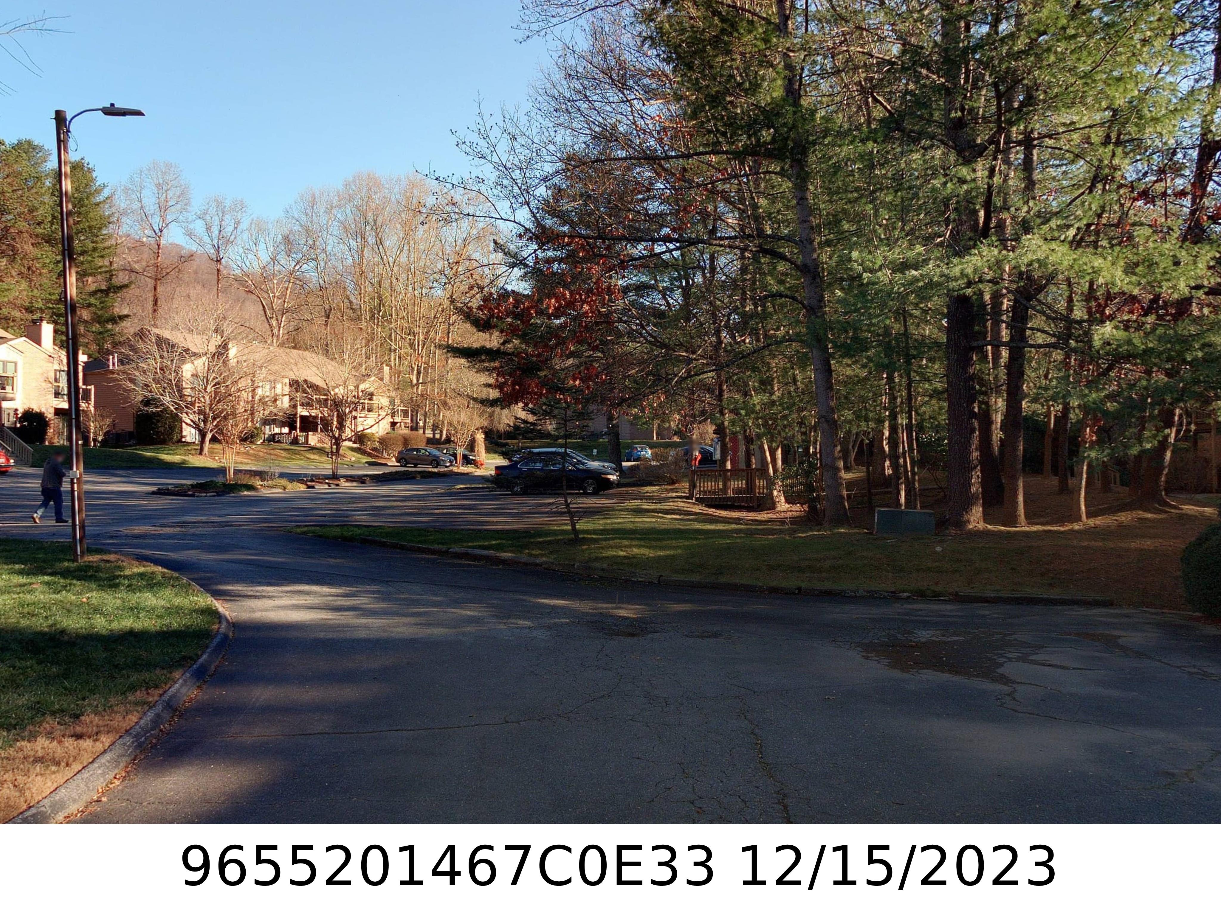 A picture of the property located at 33 RAVENCROFT LN, ASHEVILLE NC 28803.