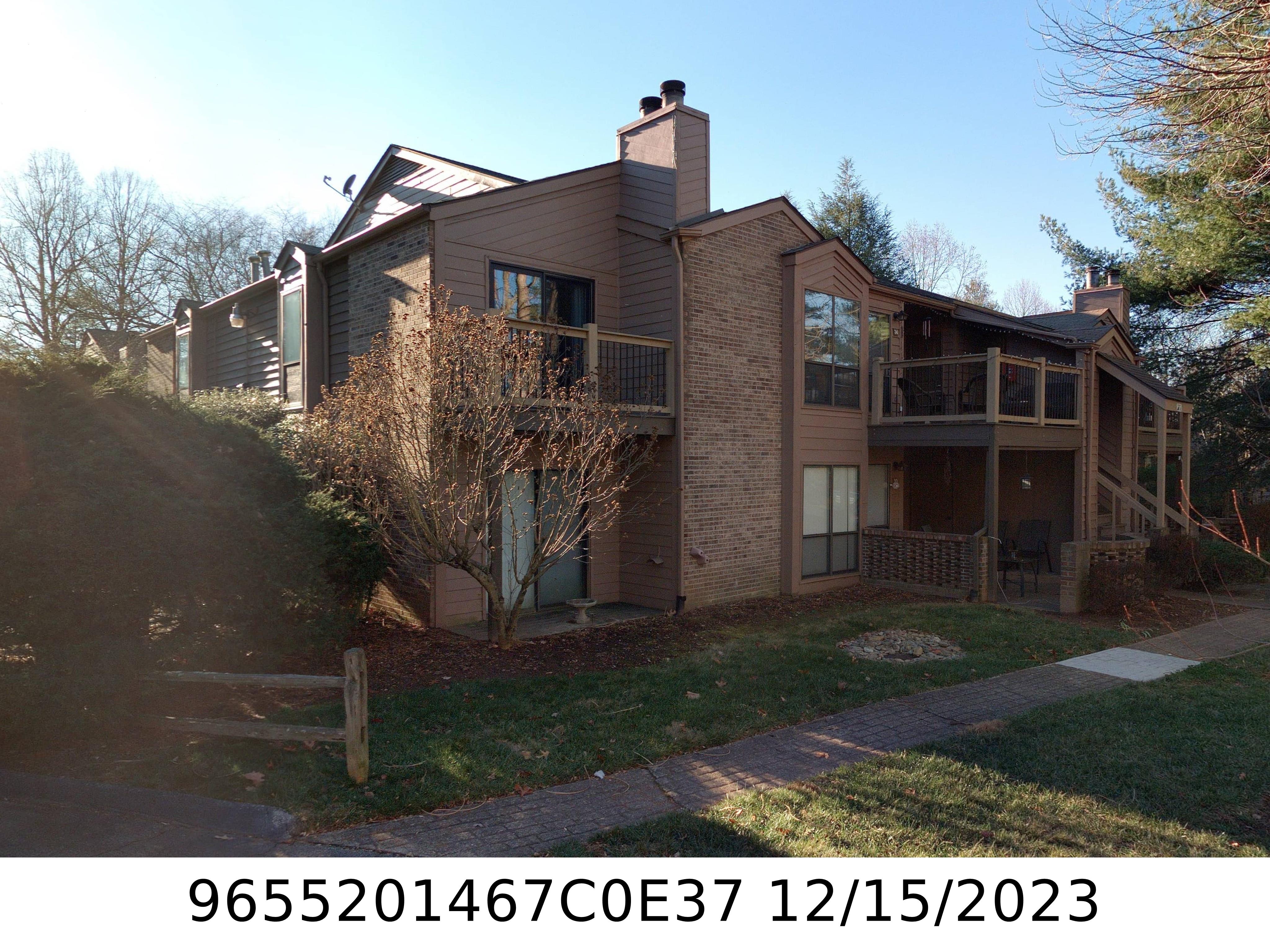A picture of the property located at 37 RAVENCROFT LN, ASHEVILLE NC 28803.