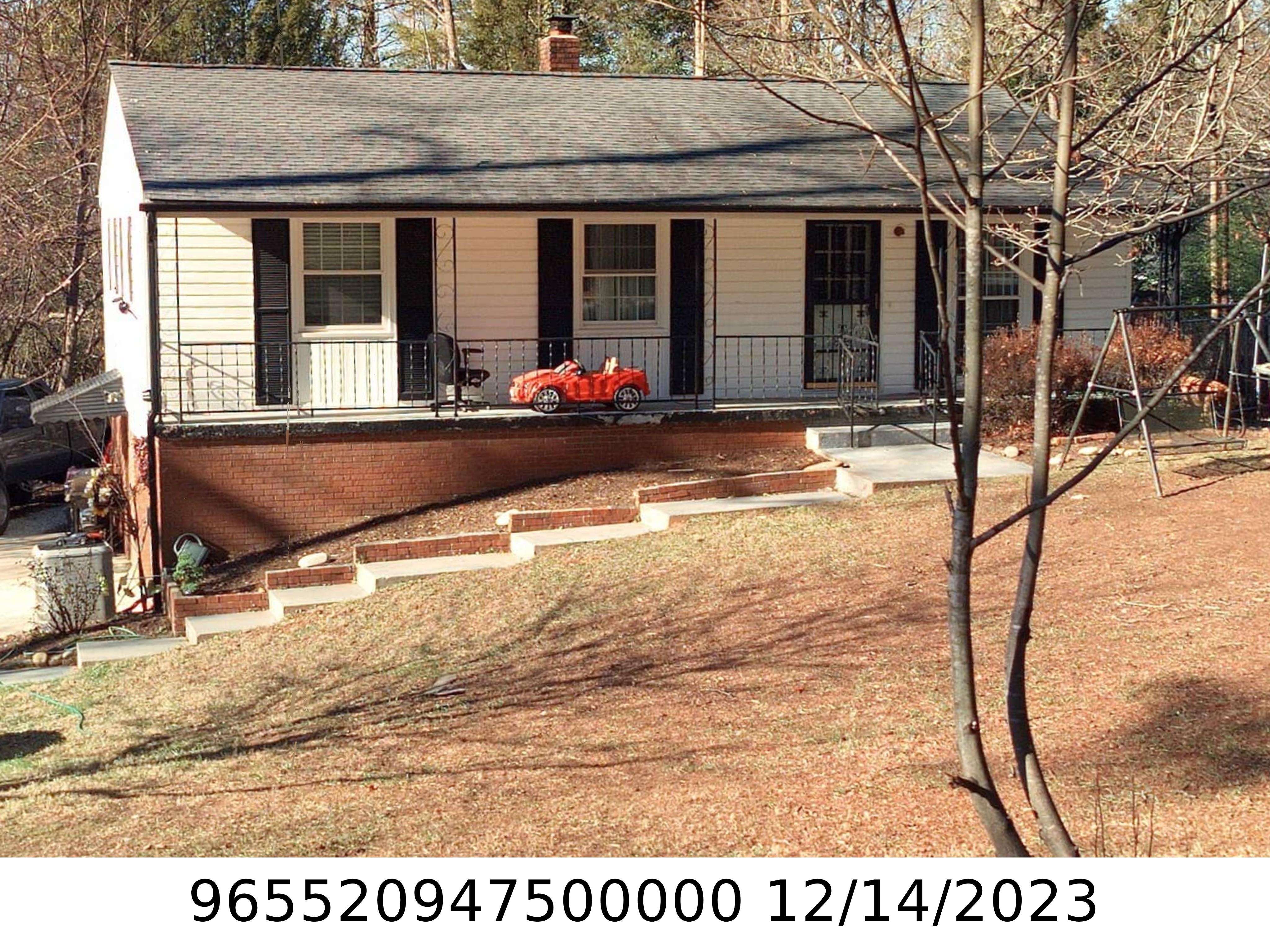 A picture of the property located at 44 RATHFARNHAM RD, ASHEVILLE NC 28803.