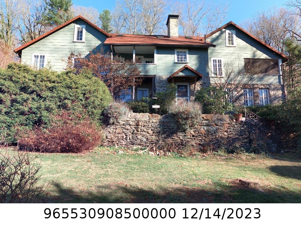 A picture of the property located at 115 RATHFARNHAM CIR, ASHEVILLE NC 28803.