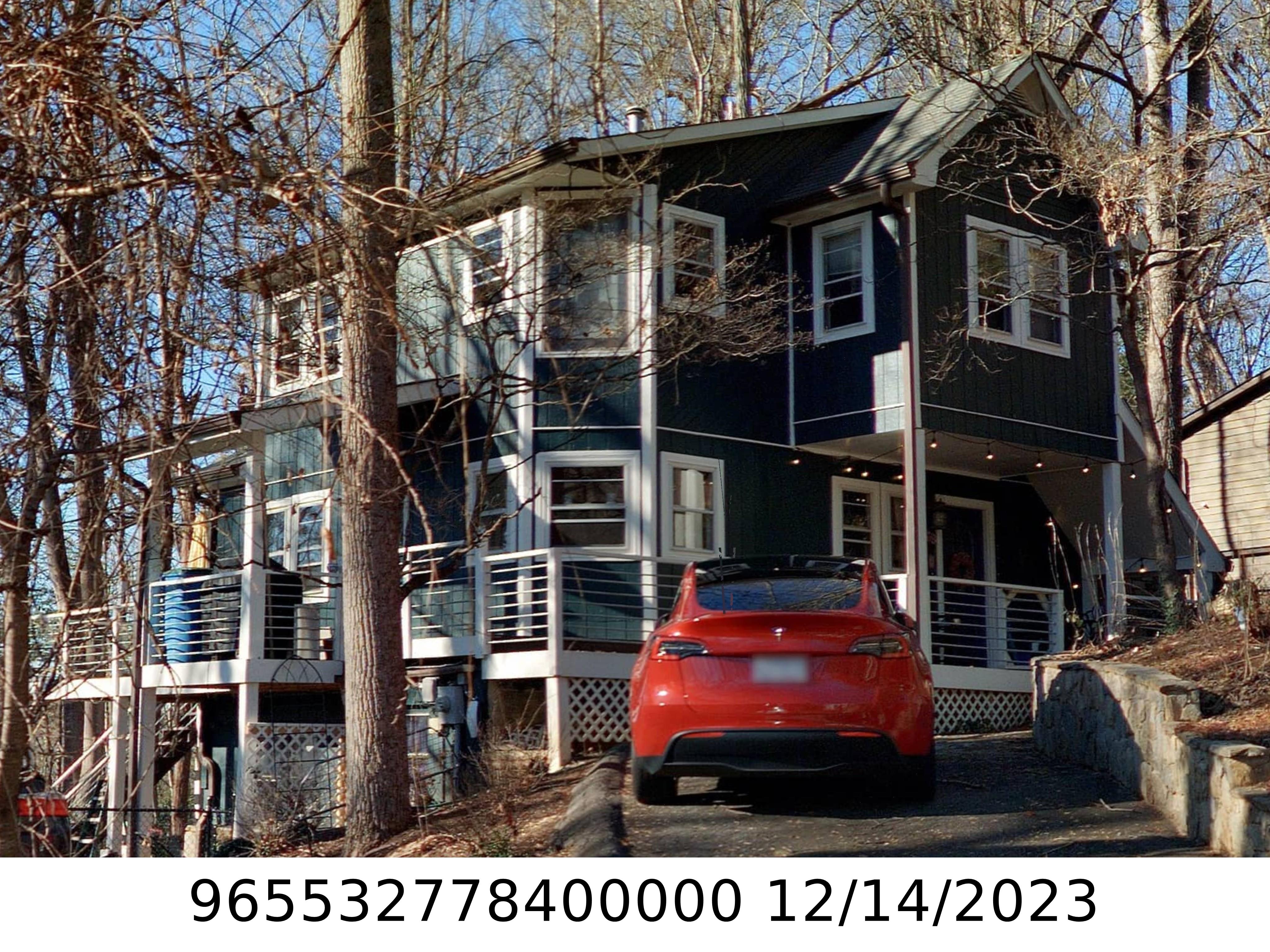 A picture of the property located at 52 MOUNTAIN SITE LN, ASHEVILLE NC 28803.