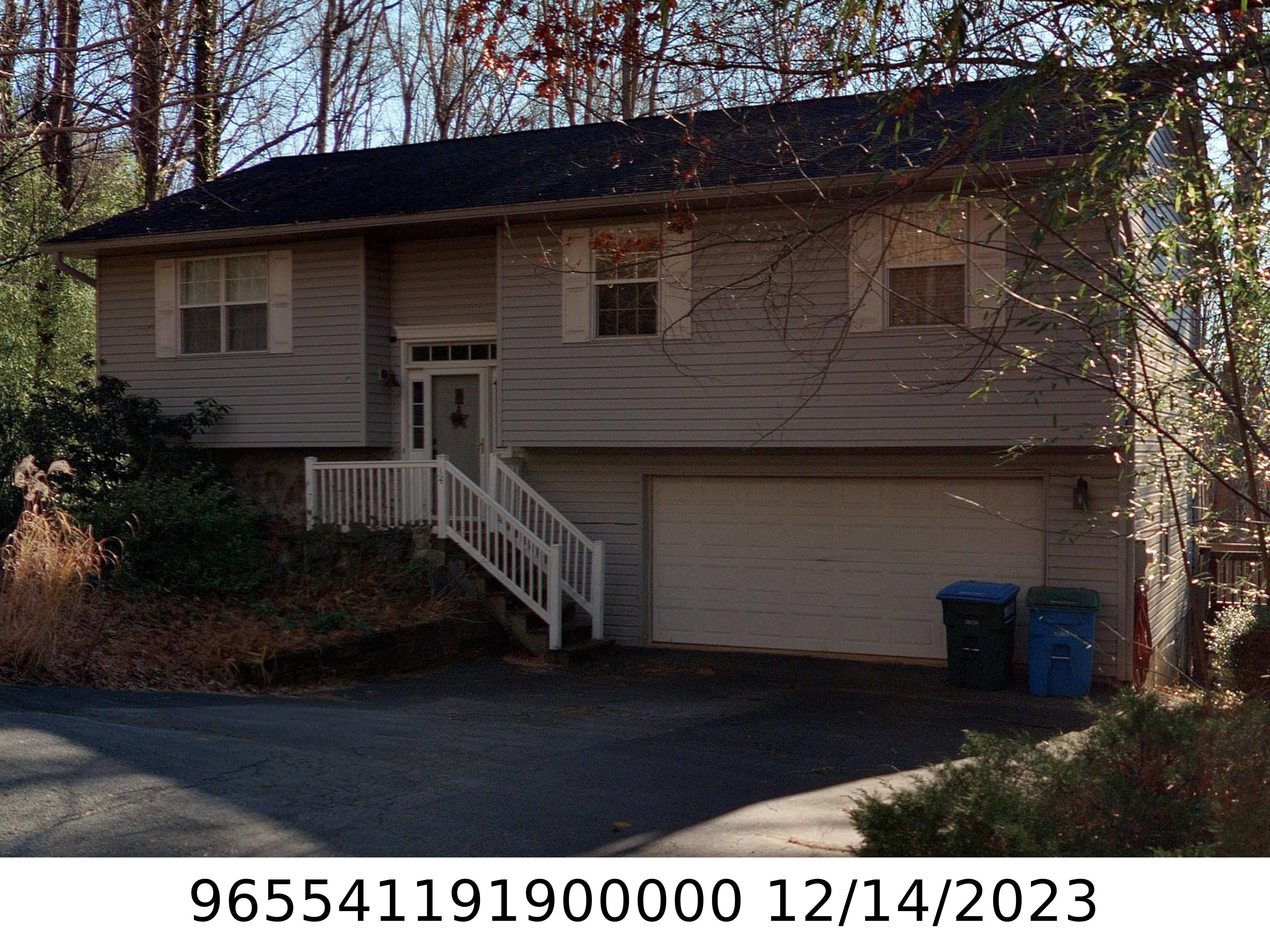 A picture of the property located at 34 MOUNTAIN SITE LN, ASHEVILLE NC 28803.