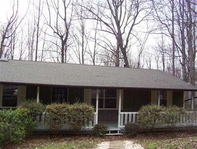 A picture of the property located at 3 SHADYWOOD CIR, ASHEVILLE NC 28803.