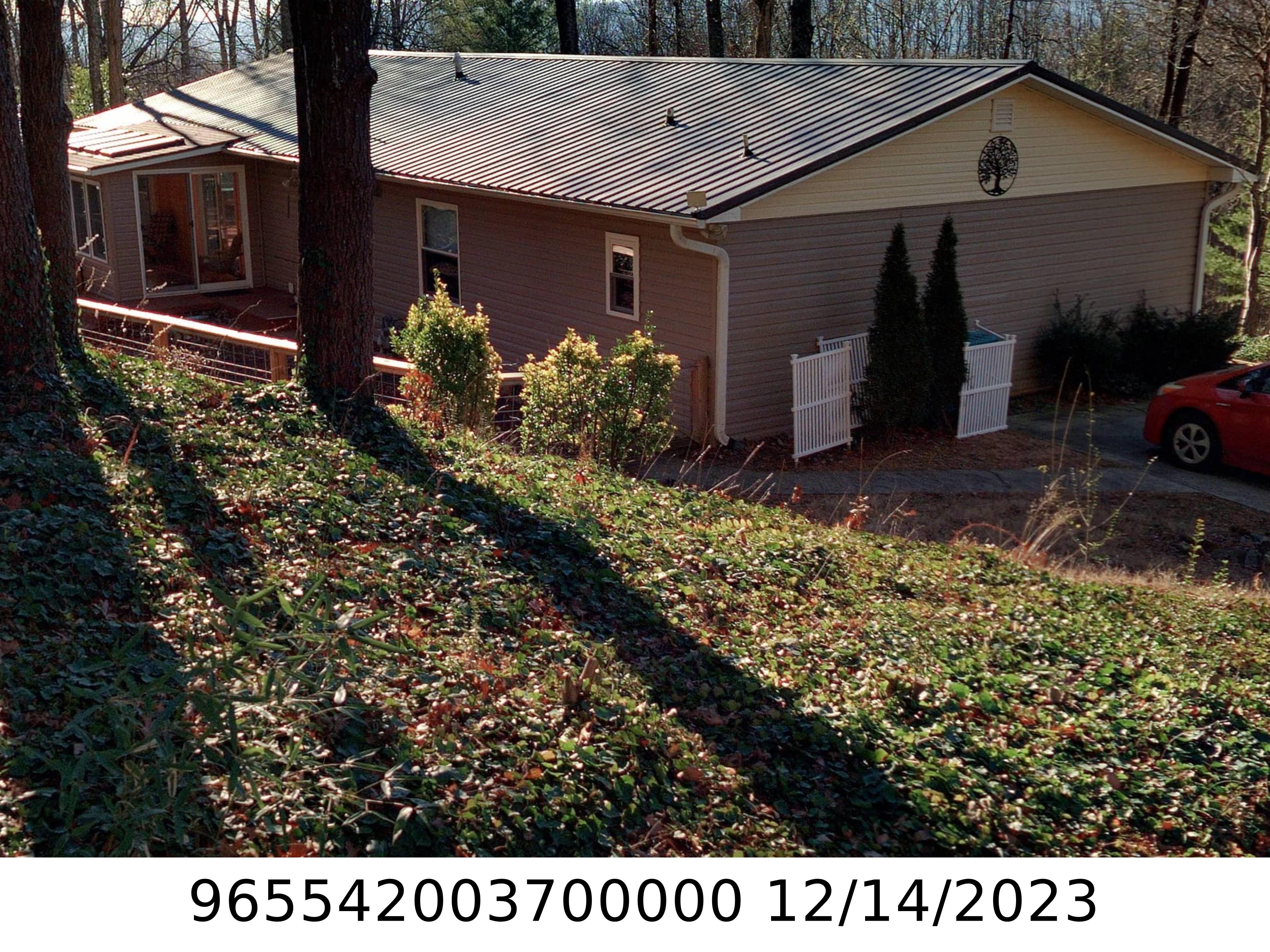 A picture of the property located at 2 VALLEYWOOD CT, ASHEVILLE NC 28803.