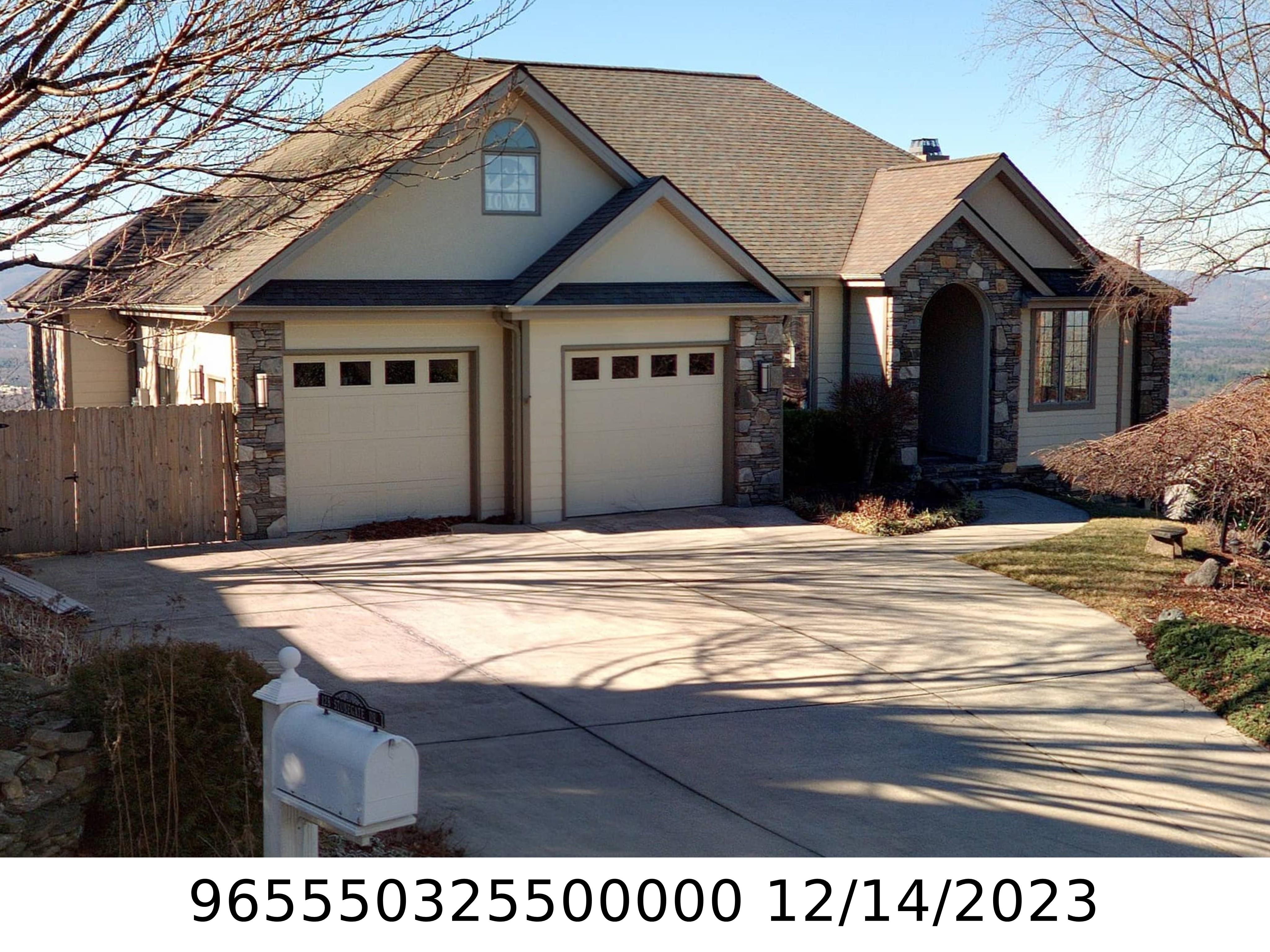 A picture of the property located at 128 STONE GATE DR, ARDEN NC 28704.