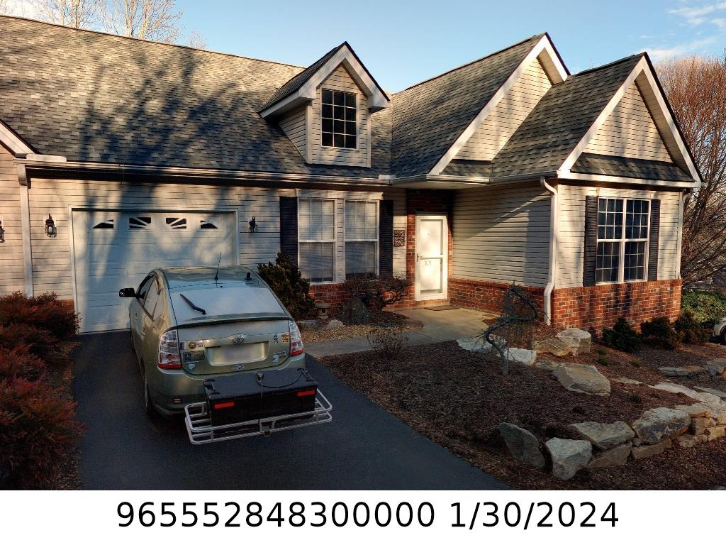 A picture of the property located at 101 TRUMPET LN, ASHEVILLE NC 28803.