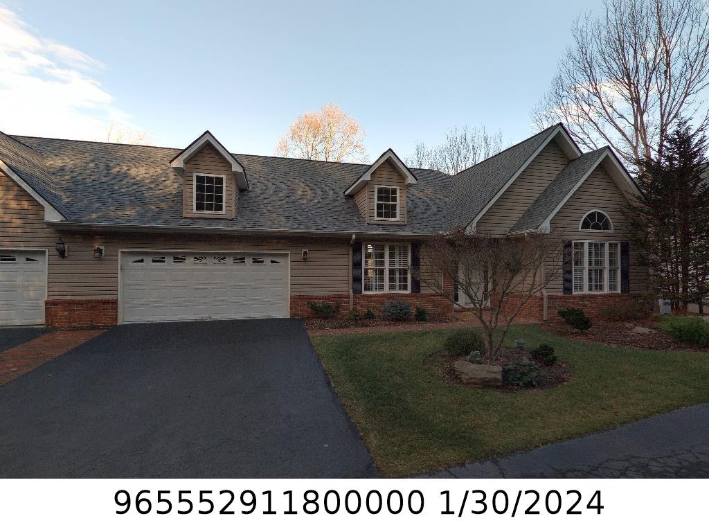 A picture of the property located at 104 DUTCHMAN LN, ASHEVILLE NC 28803.