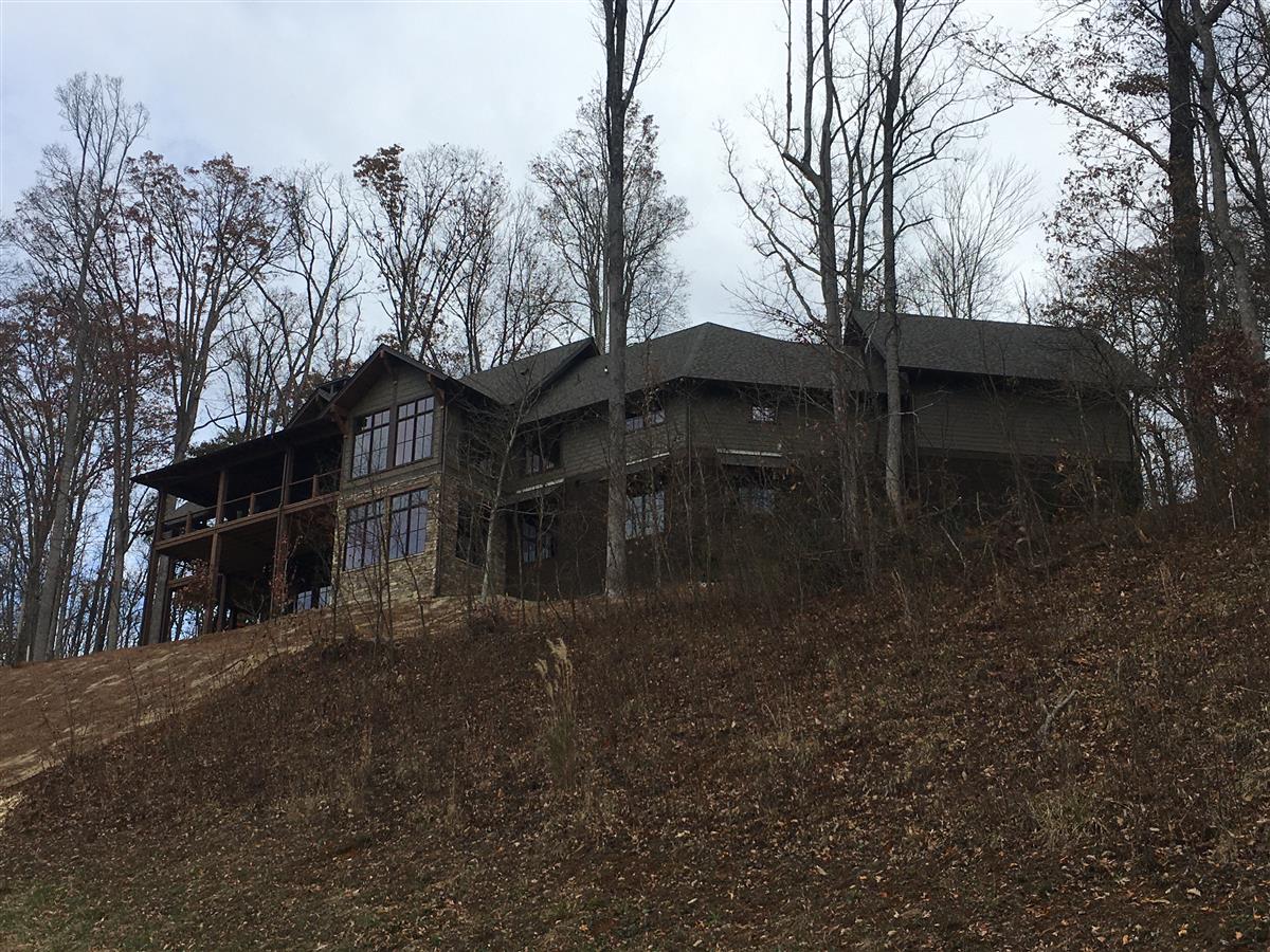 A picture of the property located at 31 PINCHOT FOREST DR, ASHEVILLE NC 28803.