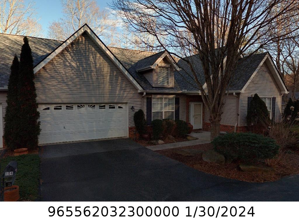 A picture of the property located at 104 SILVERROD LN, ASHEVILLE NC 28803.