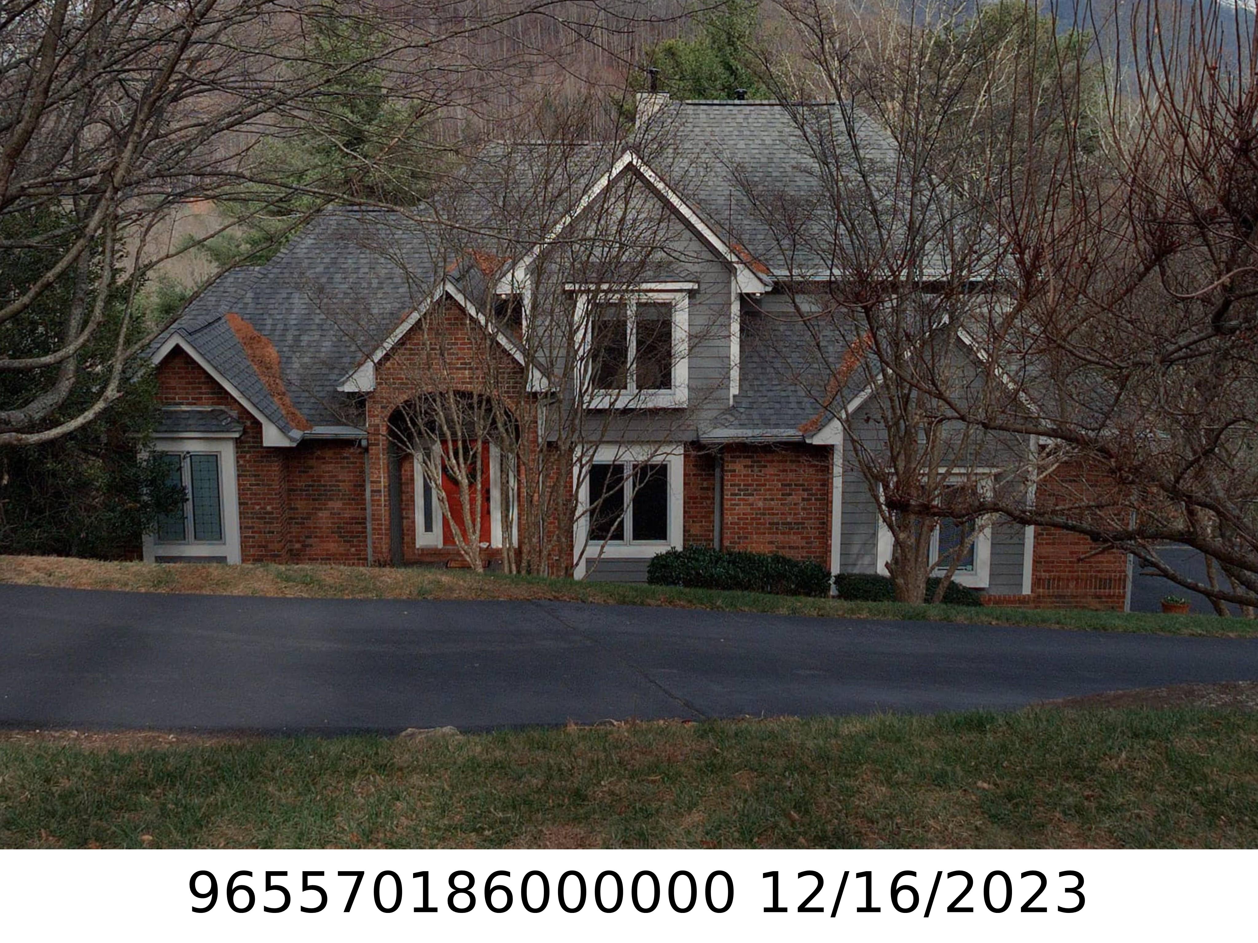 A picture of the property located at 624 VISTA VIEW DR, ASHEVILLE NC 28803.