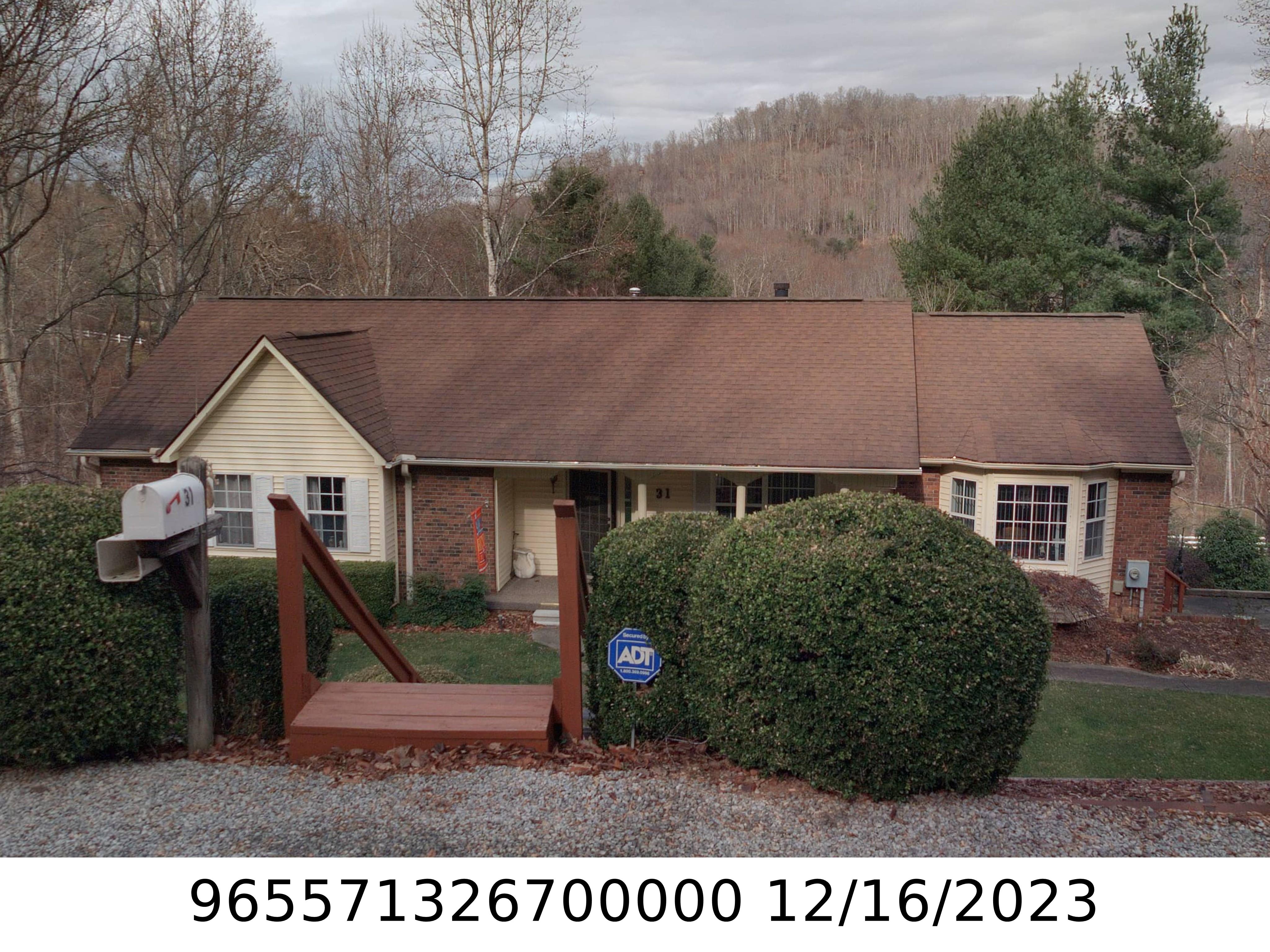 A picture of the property located at 31 SURREY RUN, ASHEVILLE NC 28803.