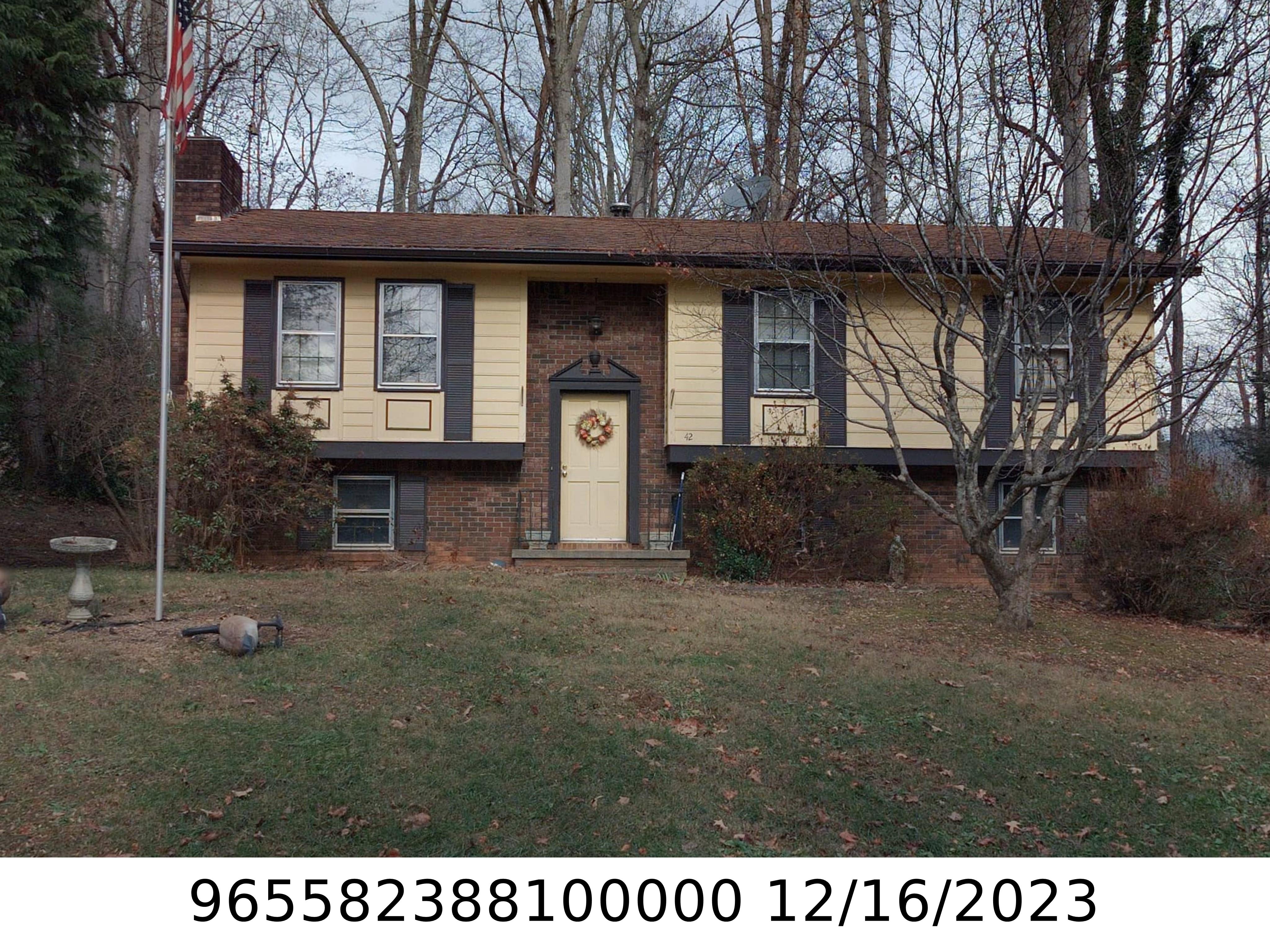 A picture of the property located at 42 CROOKED LN, ASHEVILLE NC 28803.