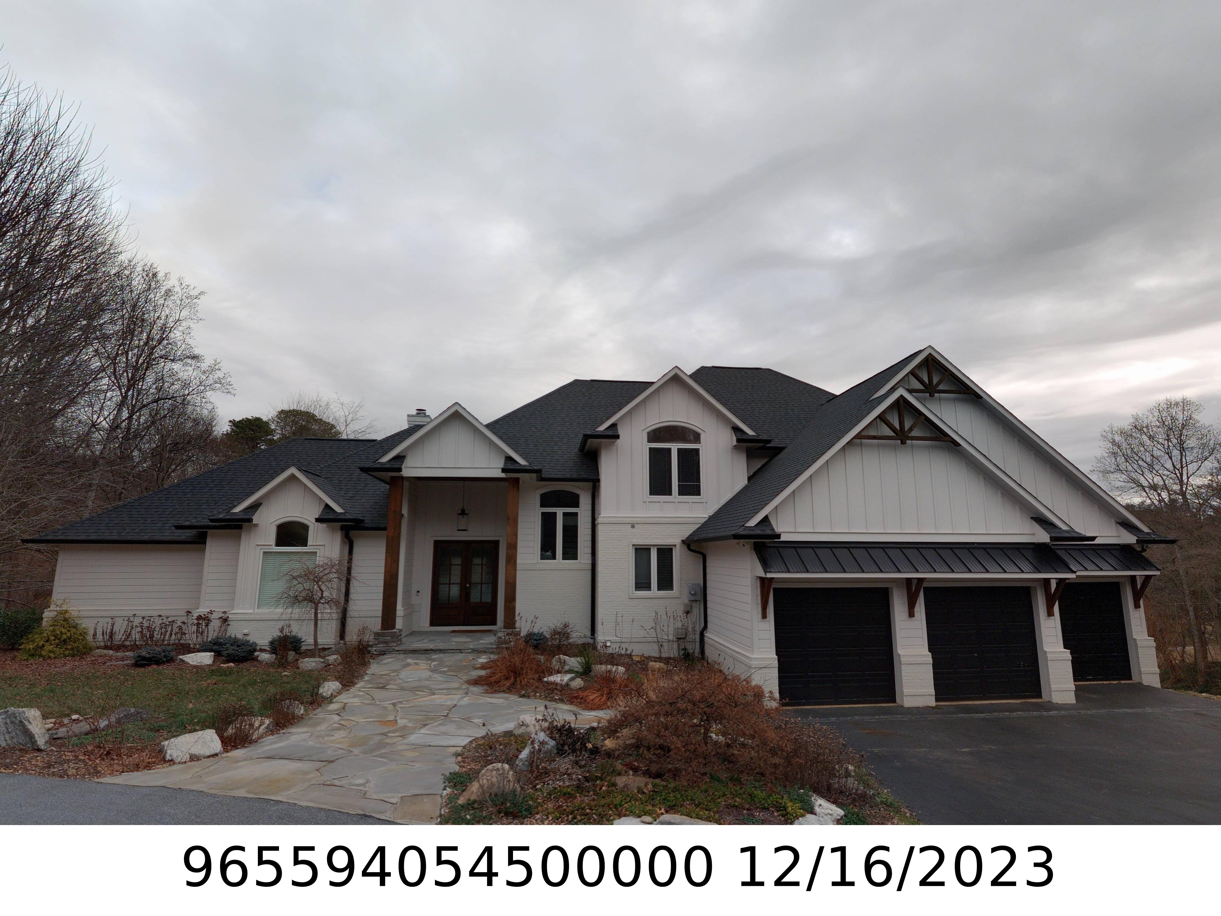A picture of the property located at 7 CLEARBROOK XING, ASHEVILLE NC 28803.