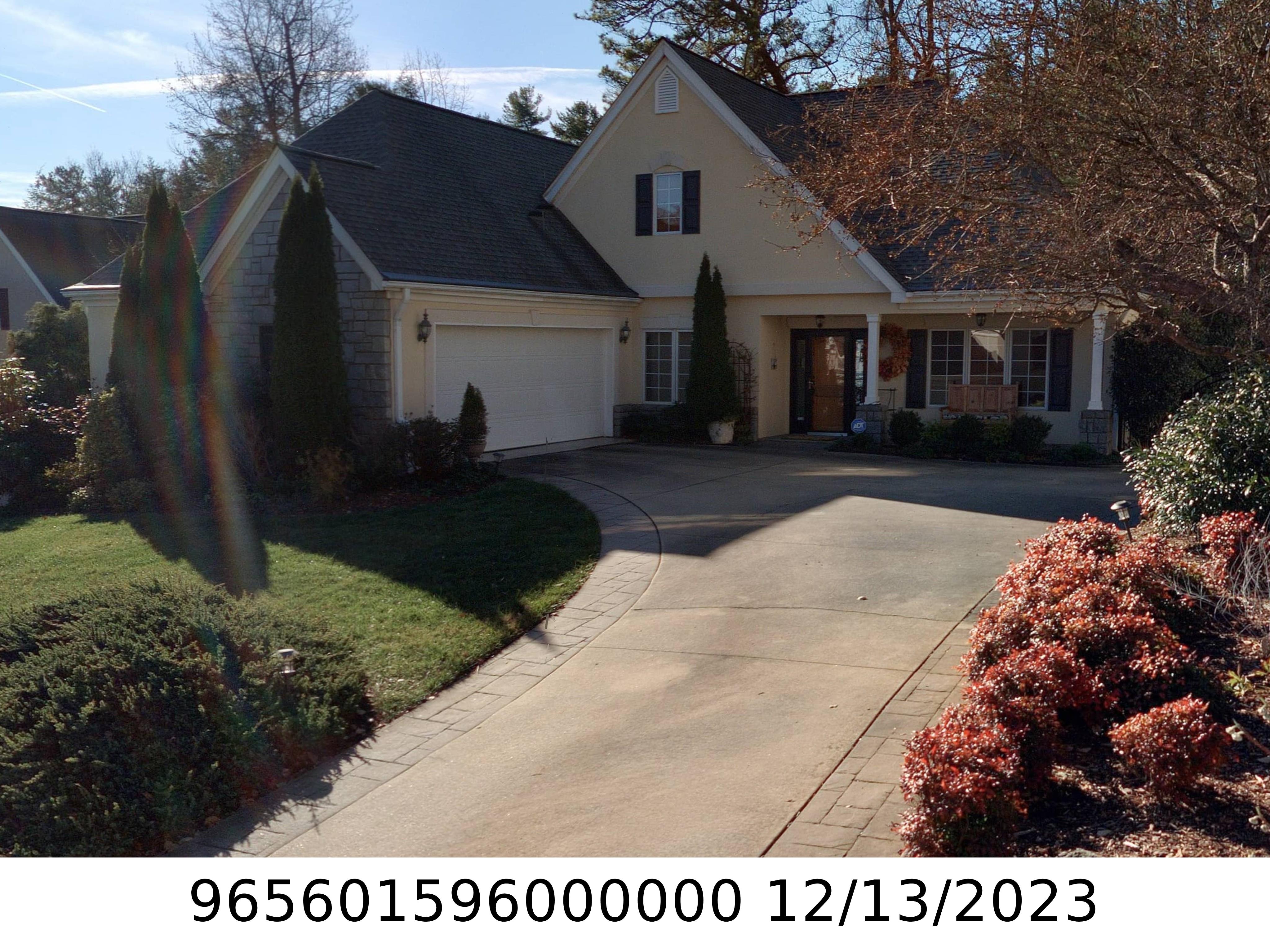 A picture of the property located at 5 TIVERTON LN, ASHEVILLE NC 28803.