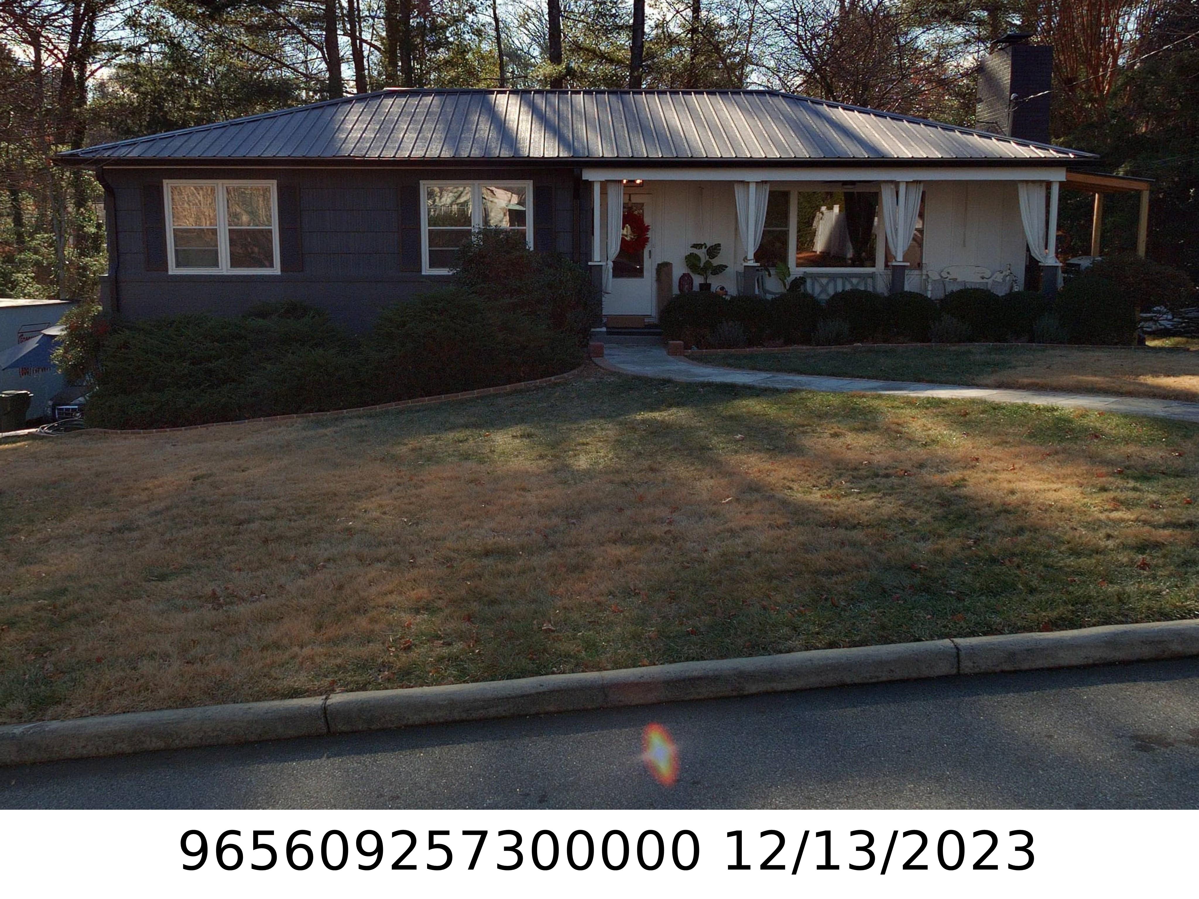 A picture of the property located at 5 DEANWOOD CIR, ASHEVILLE NC 28803.