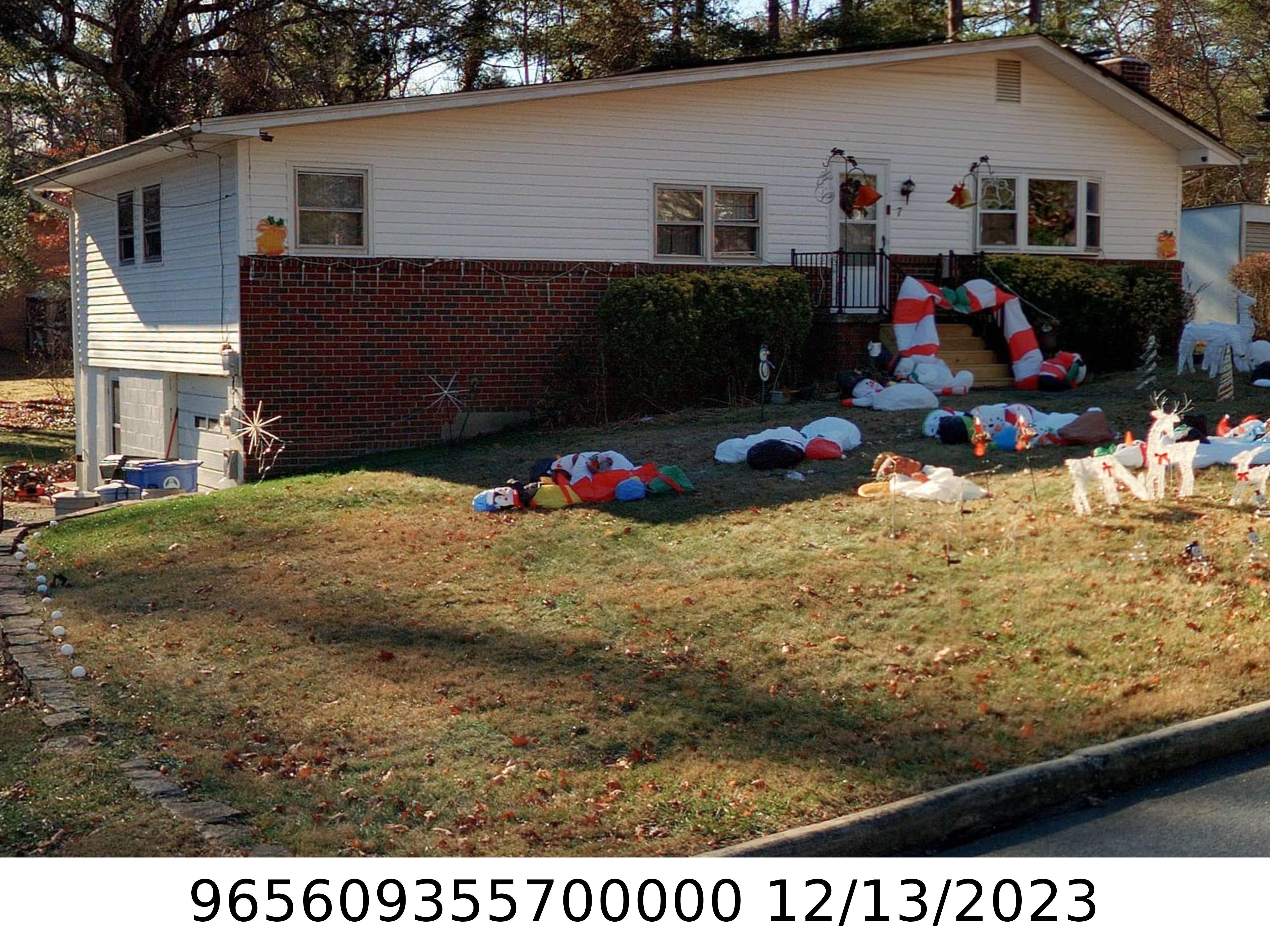 A picture of the property located at 7 DEANWOOD CIR, ASHEVILLE NC 28803.