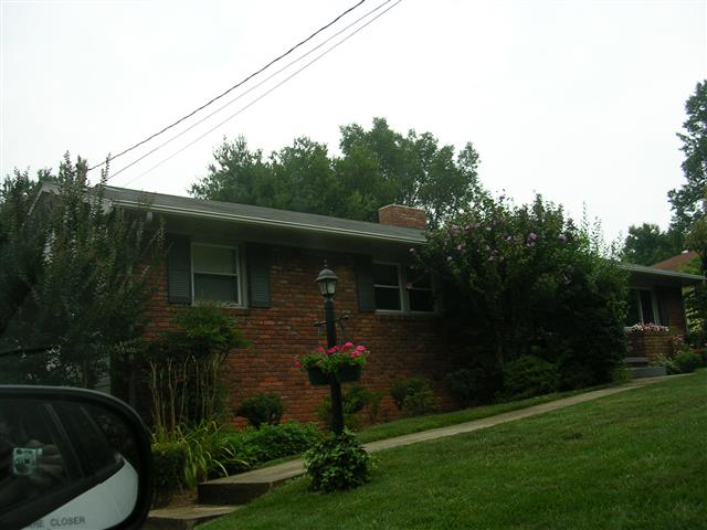A picture of the property located at 22 DEANWOOD CIR, ASHEVILLE NC 28803.