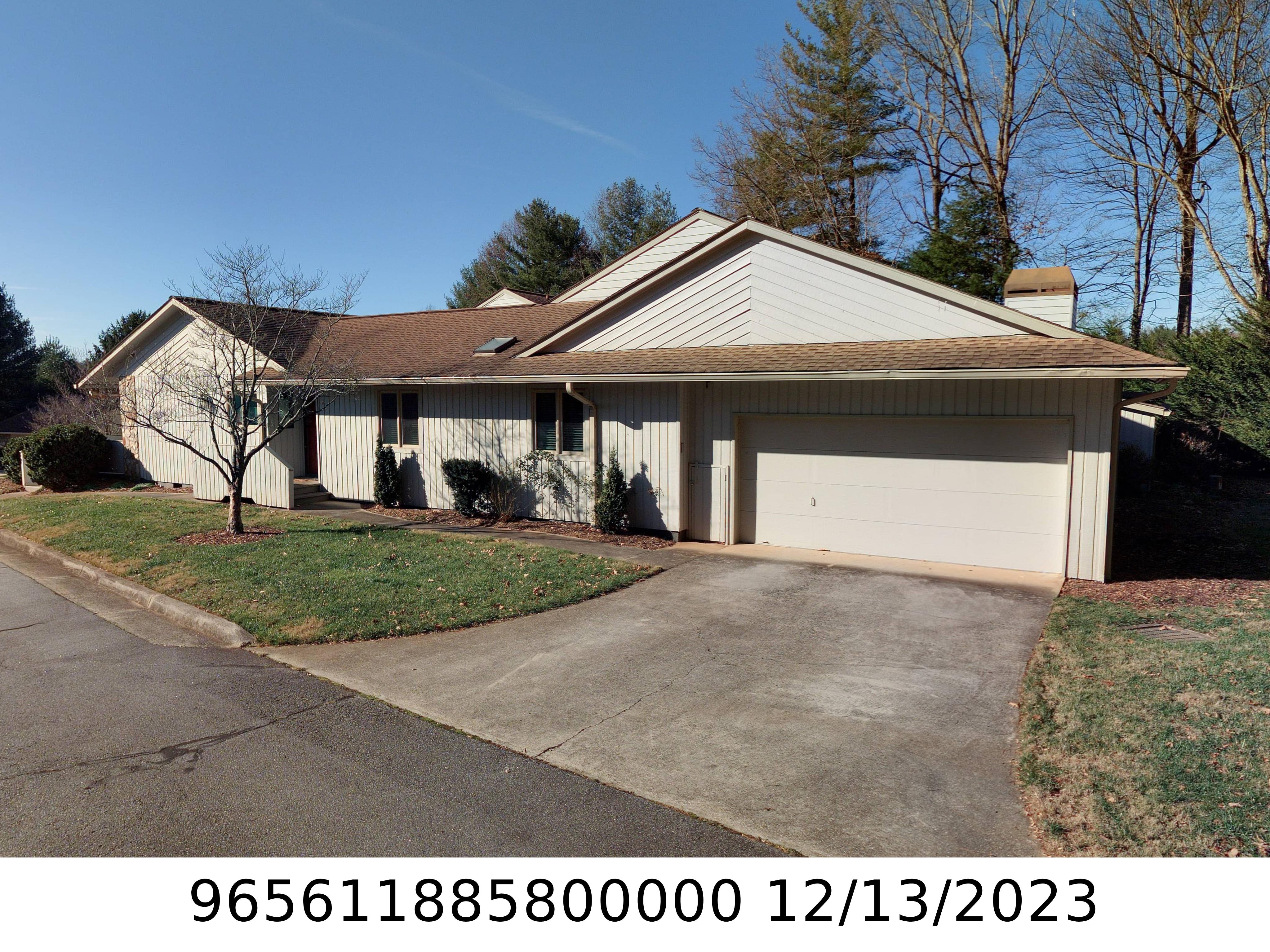 A picture of the property located at 105 CLOVERLEAF LN, ASHEVILLE NC 28803.