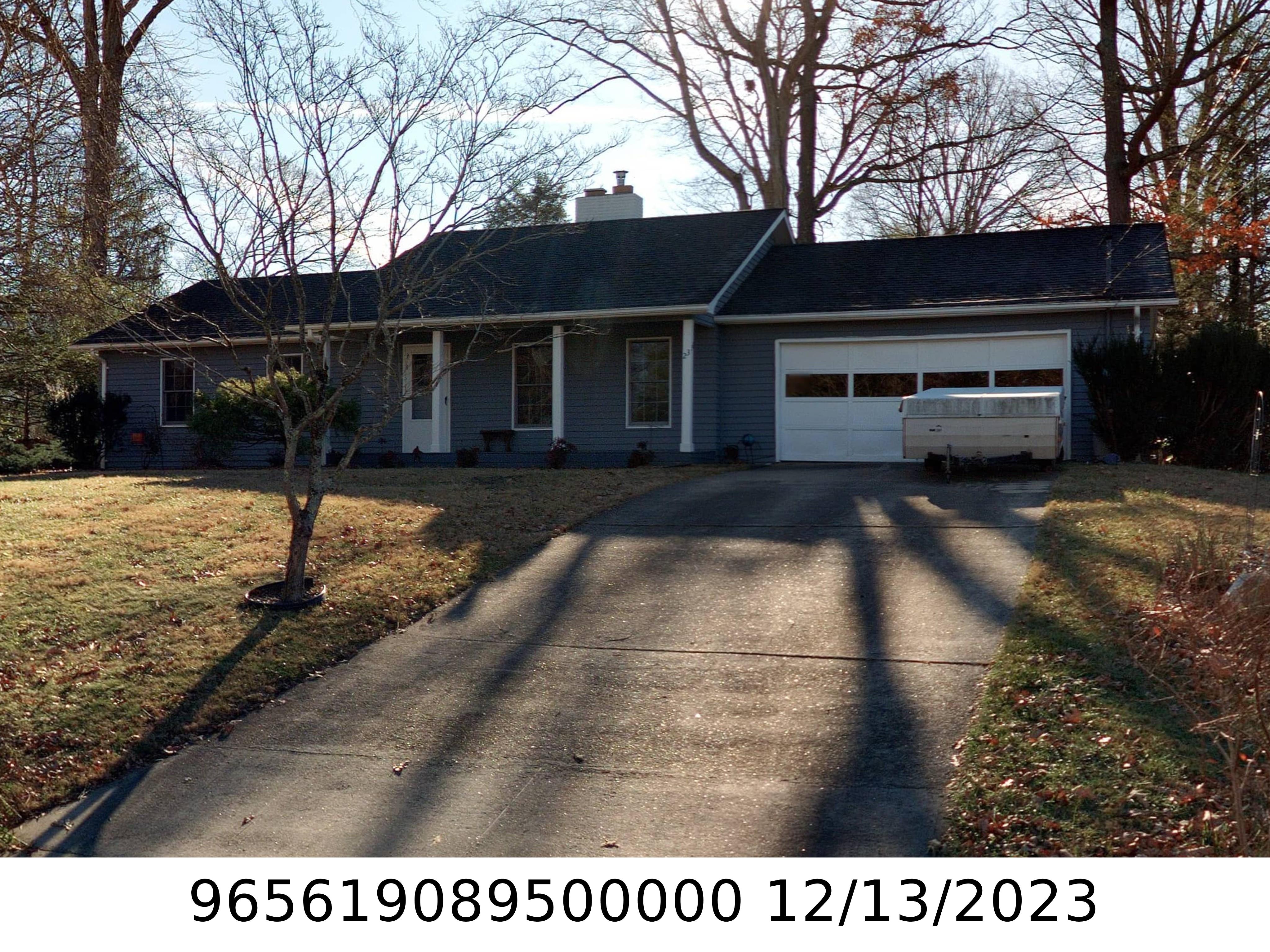 A picture of the property located at 23 DEANWOOD CIR, ASHEVILLE NC 28803.