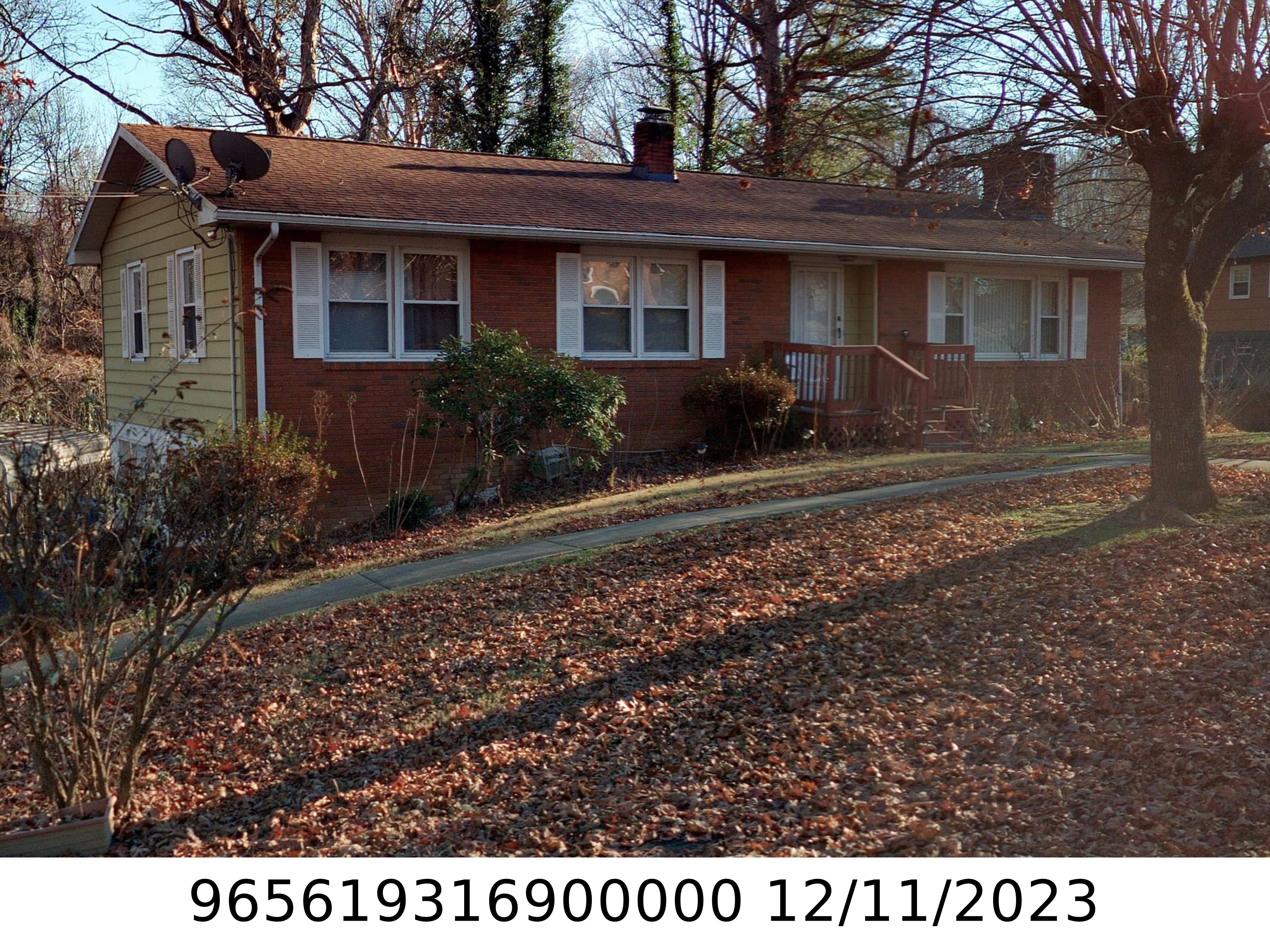 A picture of the property located at 3 BARNES RD, ASHEVILLE NC 28803.