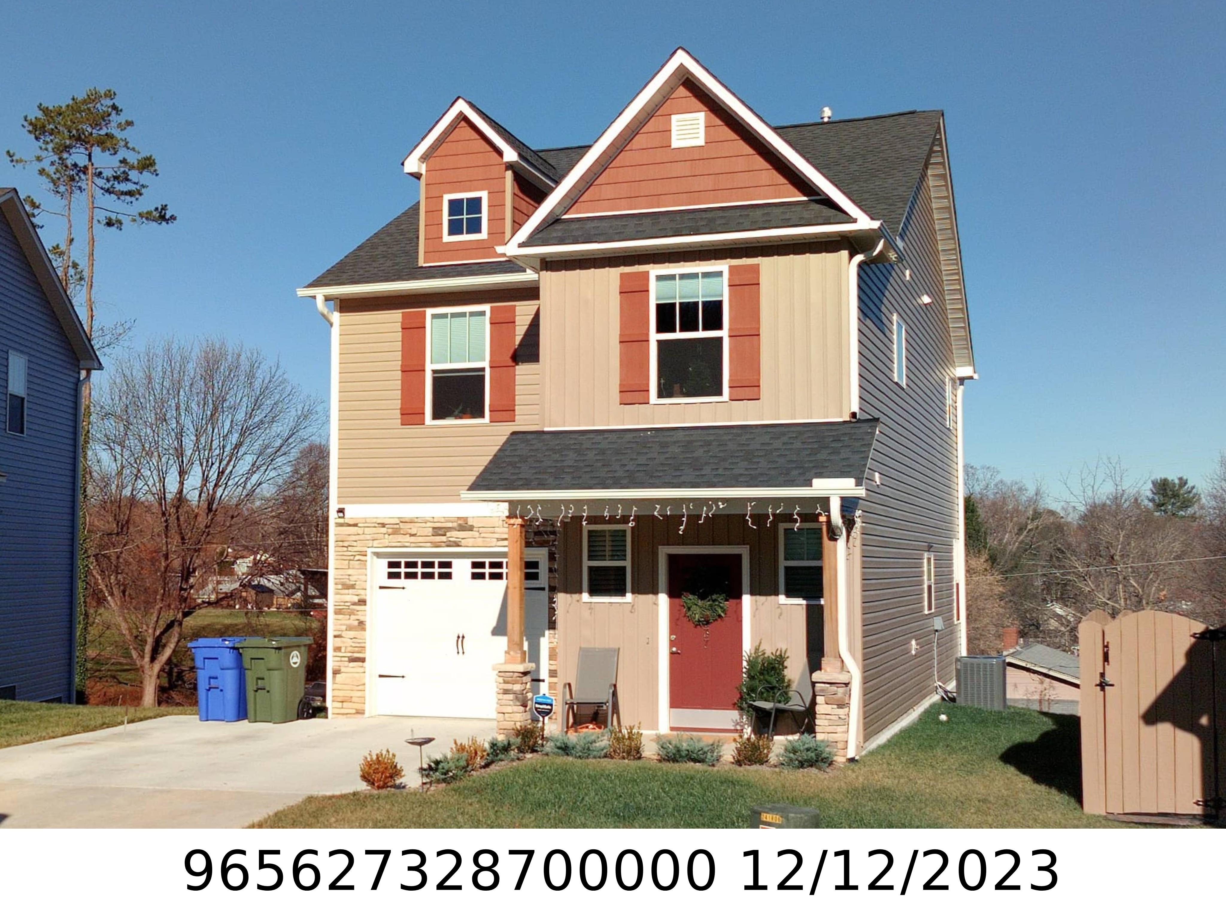 A picture of the property located at 237 ROCKROSE CT, ASHEVILLE NC 28803.