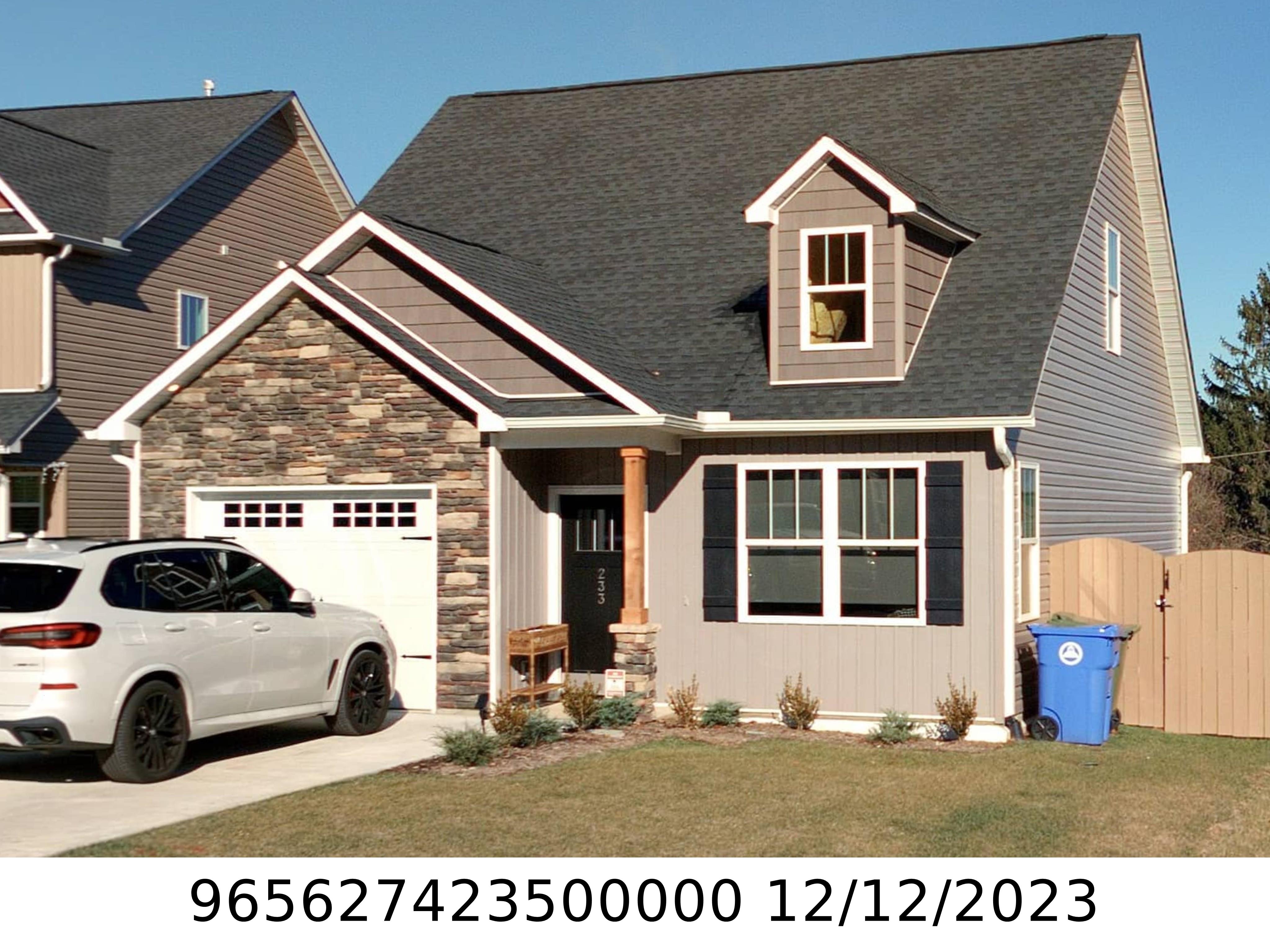 A picture of the property located at 233 ROCKROSE CT, ASHEVILLE NC 28803.