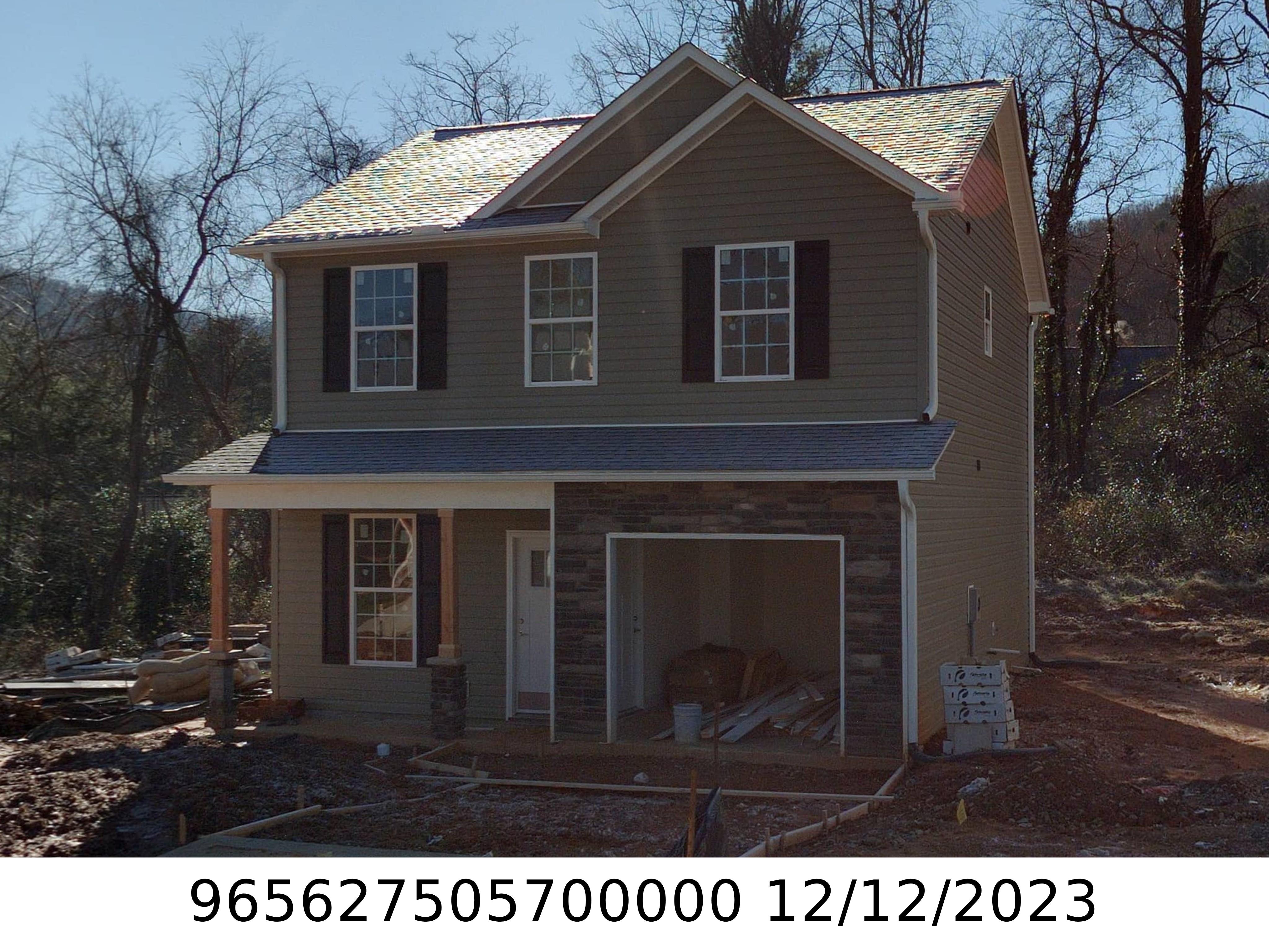 A picture of the property located at 220 ROCKROSE CT, ASHEVILLE NC 28803.