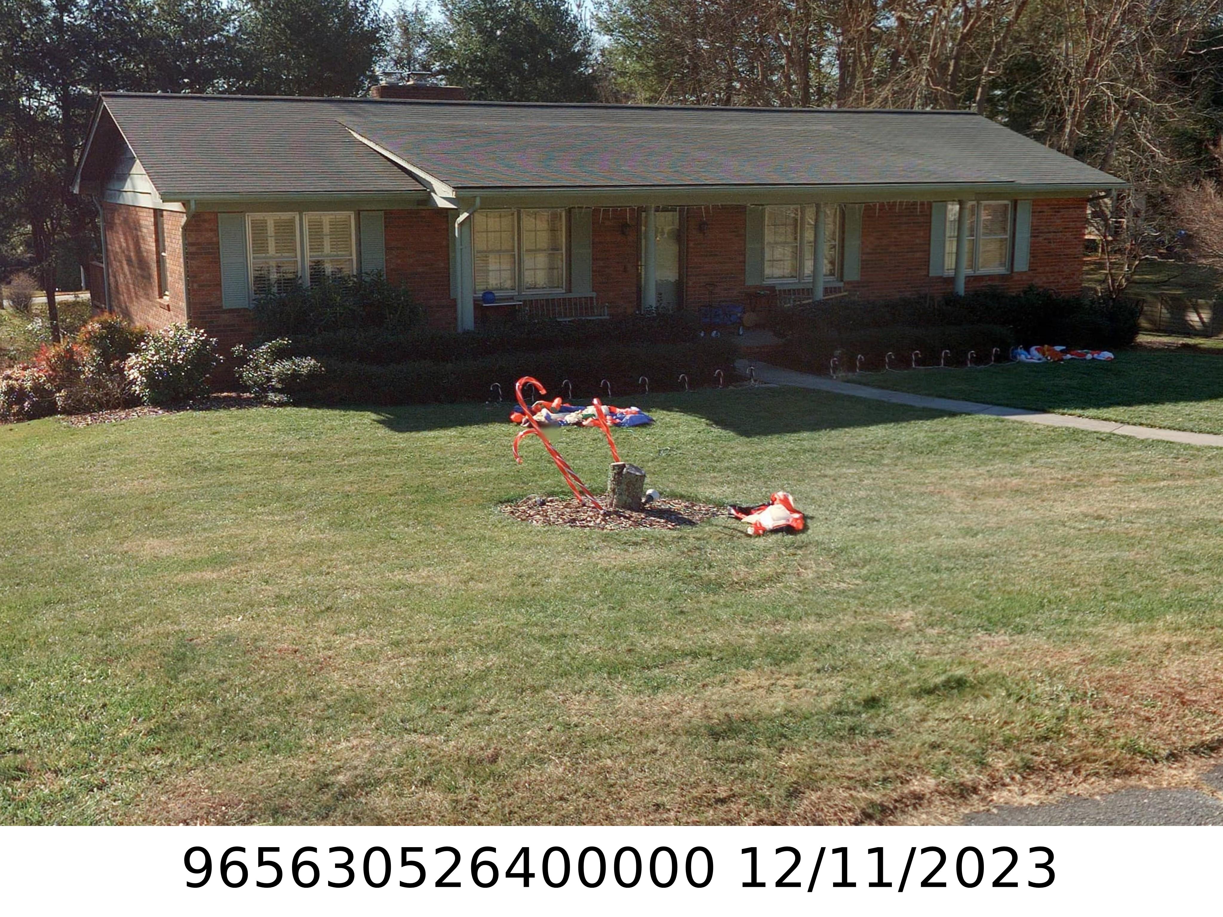 A picture of the property located at 16 CAMPBELL CIR, ASHEVILLE NC 28803.