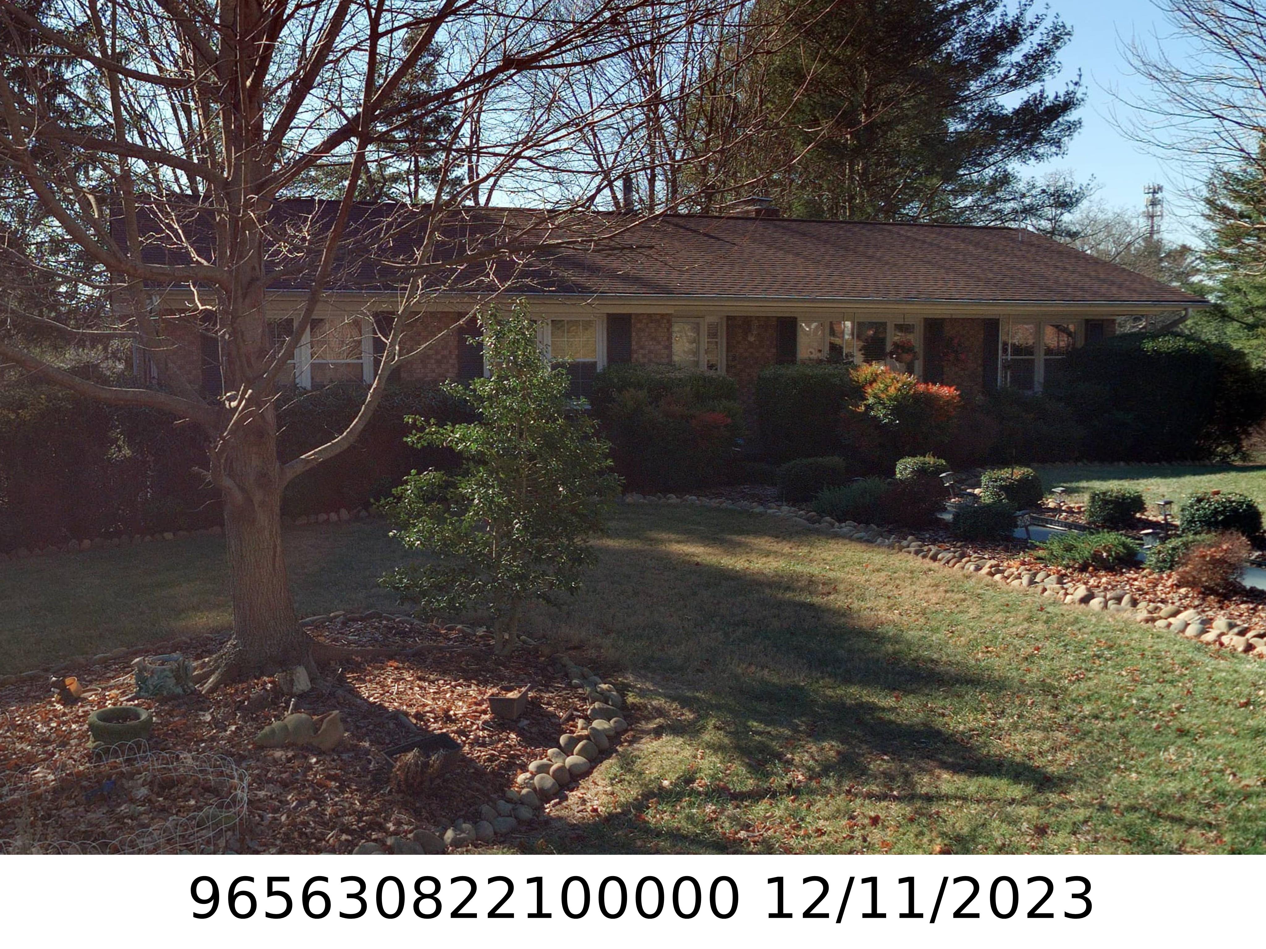 A picture of the property located at 8 CAMPBELL CIR, ASHEVILLE NC 28803.