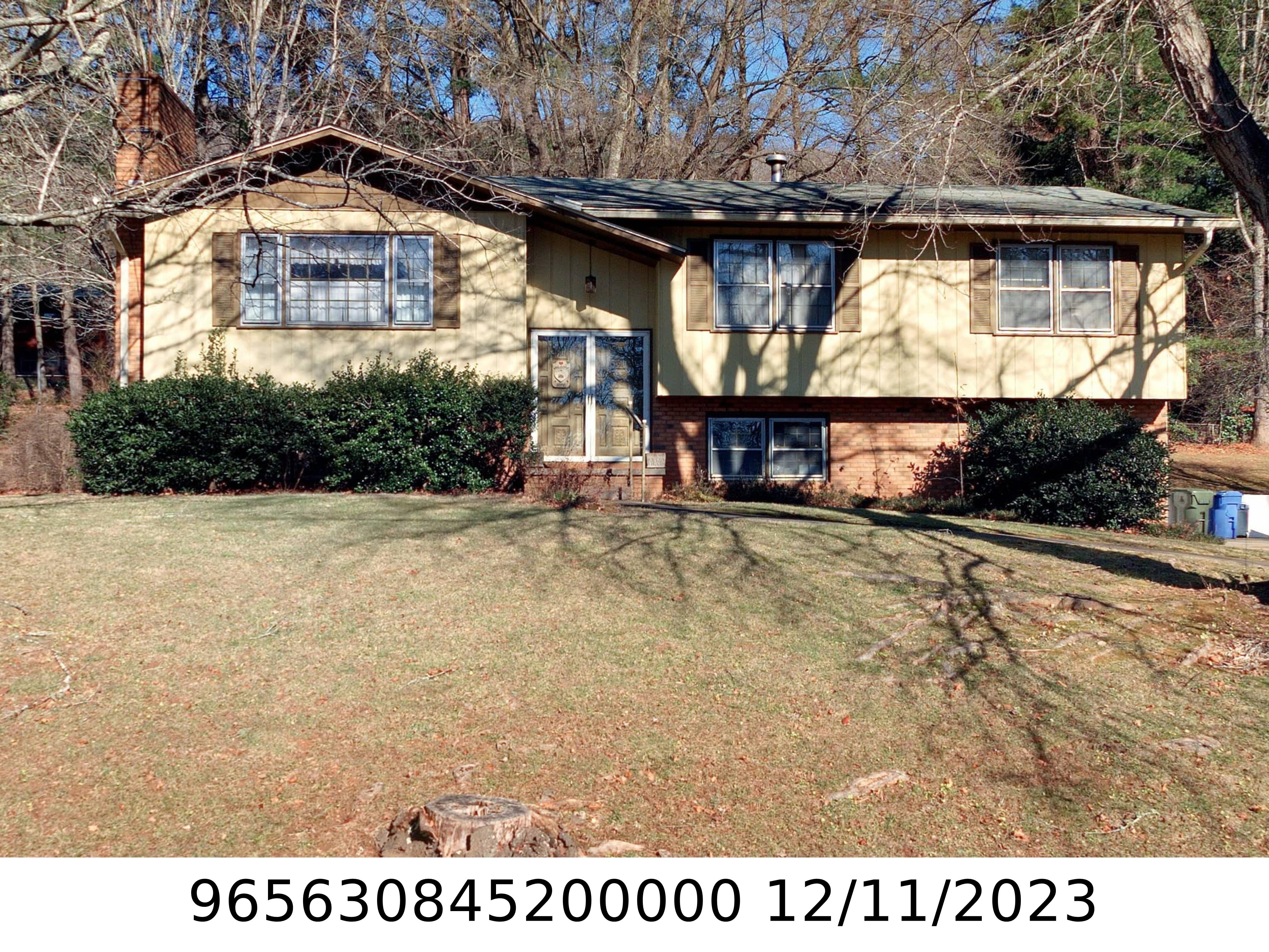 A picture of the property located at 9 CAMPBELL CIR, ASHEVILLE NC 28803.